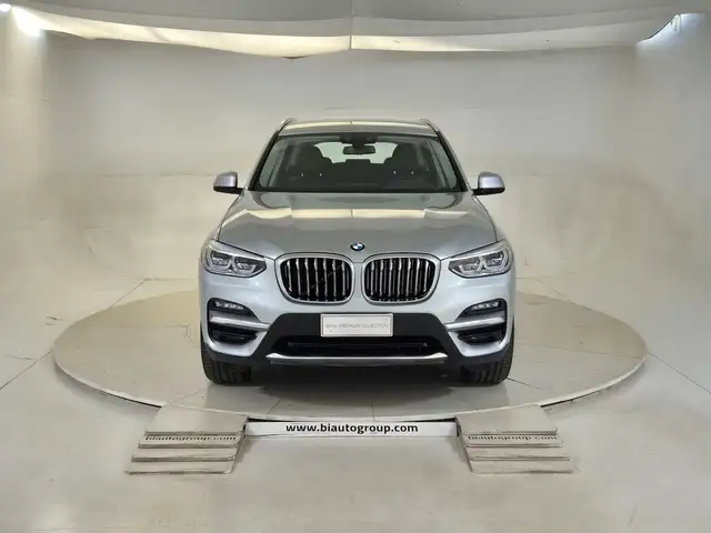 BMW X3 view 3