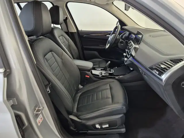 BMW X3 view 11
