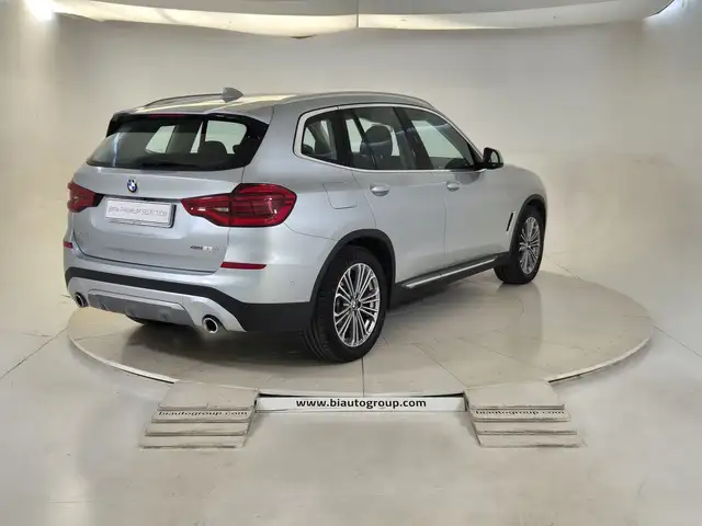 BMW X3 view 5