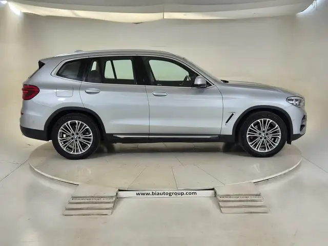 BMW X3 view 6