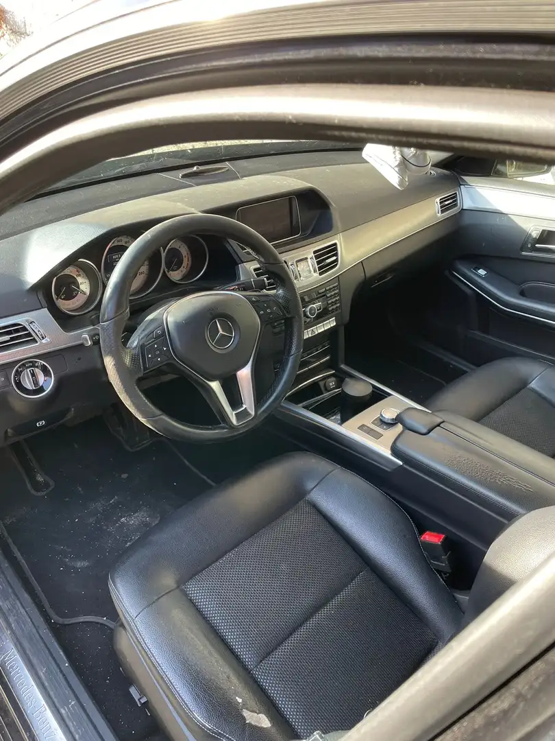 Mercedes-Benz E 200 - 2