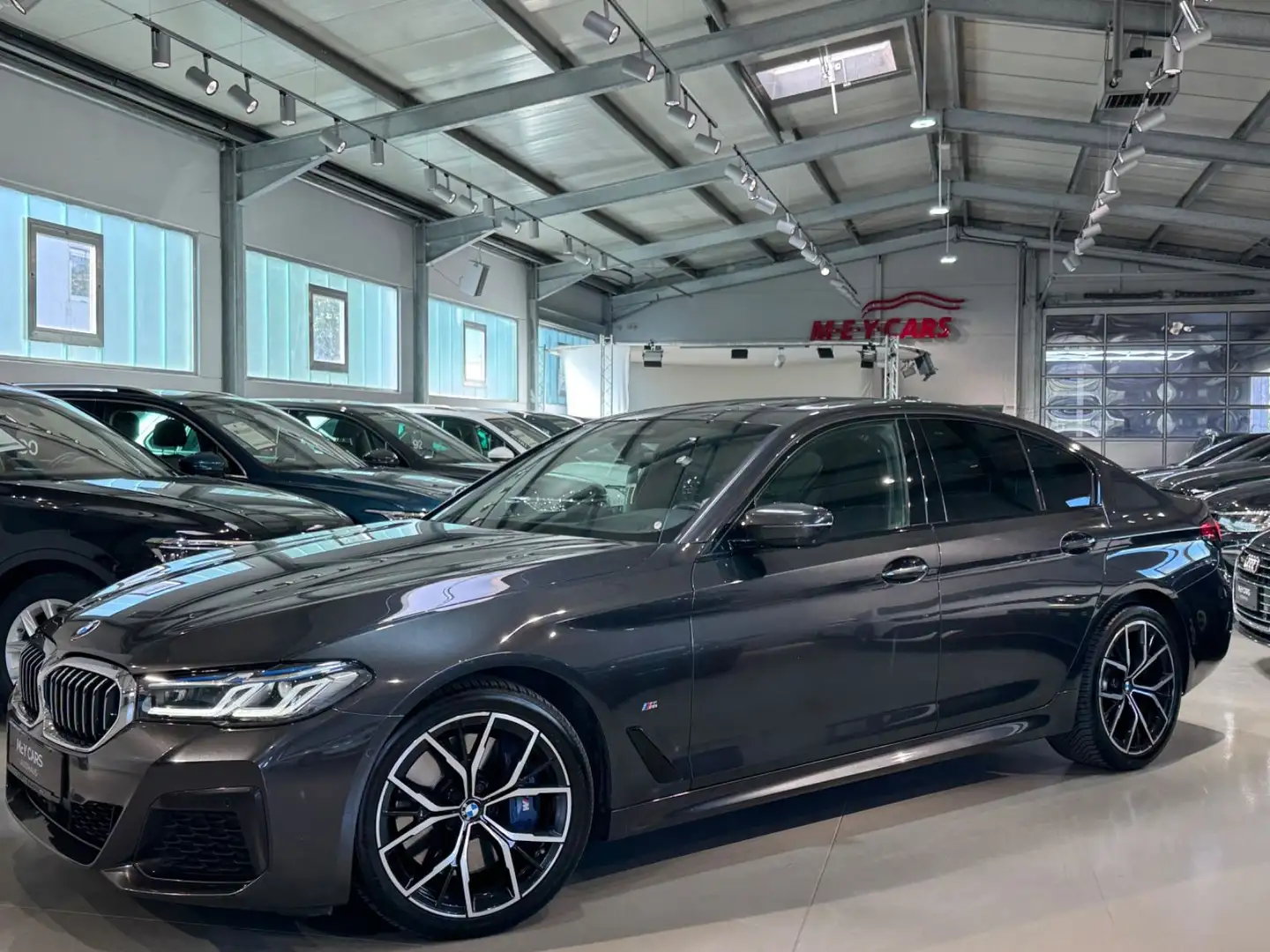 BMW 530 d M Sport*HUD*L-HZG*LASERLIGHT*RFK* Grau - 2