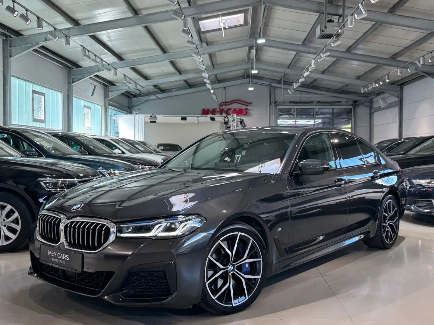 BMW 530 d M Sport*HUD*L-HZG*LASERLIGHT*RFK* Grau - 1