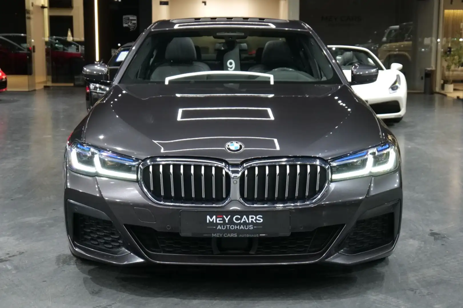 BMW 530 d M Sport*HUD*L-HZG*LASERLIGHT*RFK* Grigio - 2