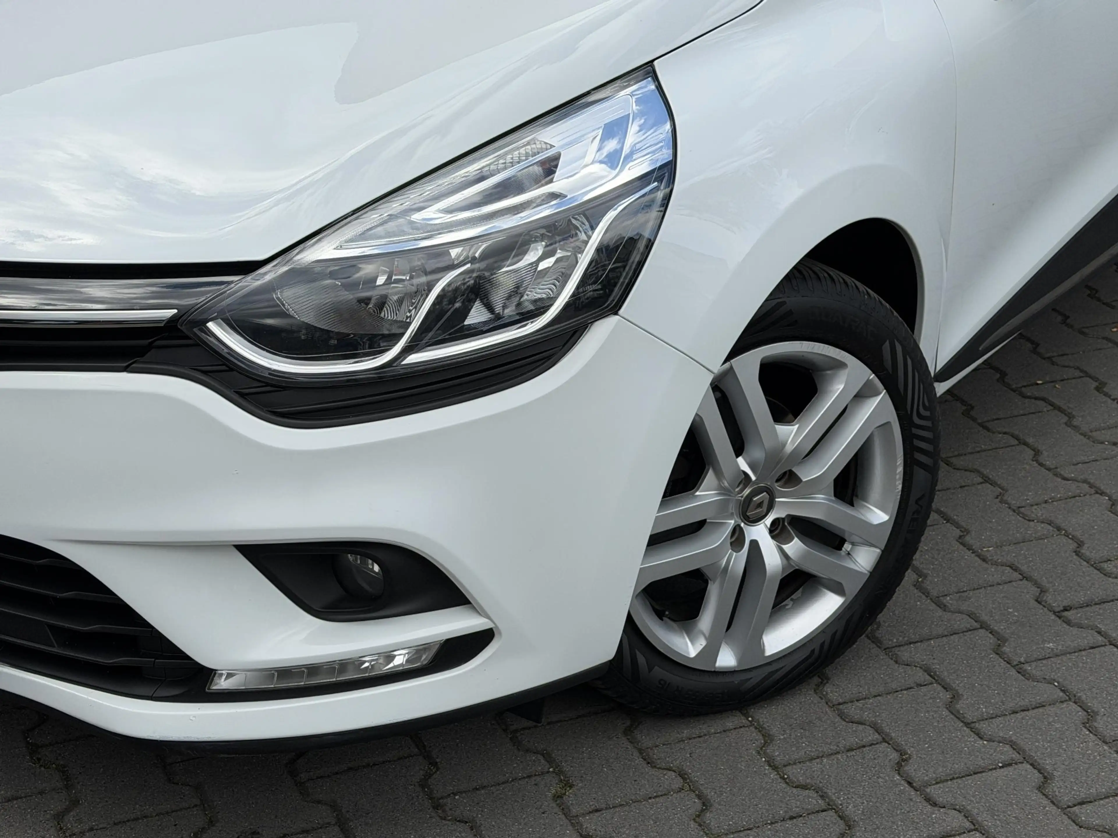 Renault Clio Estate 0.9 TCe Navigatie, Cruise control, PDC, Gar — photo 27
