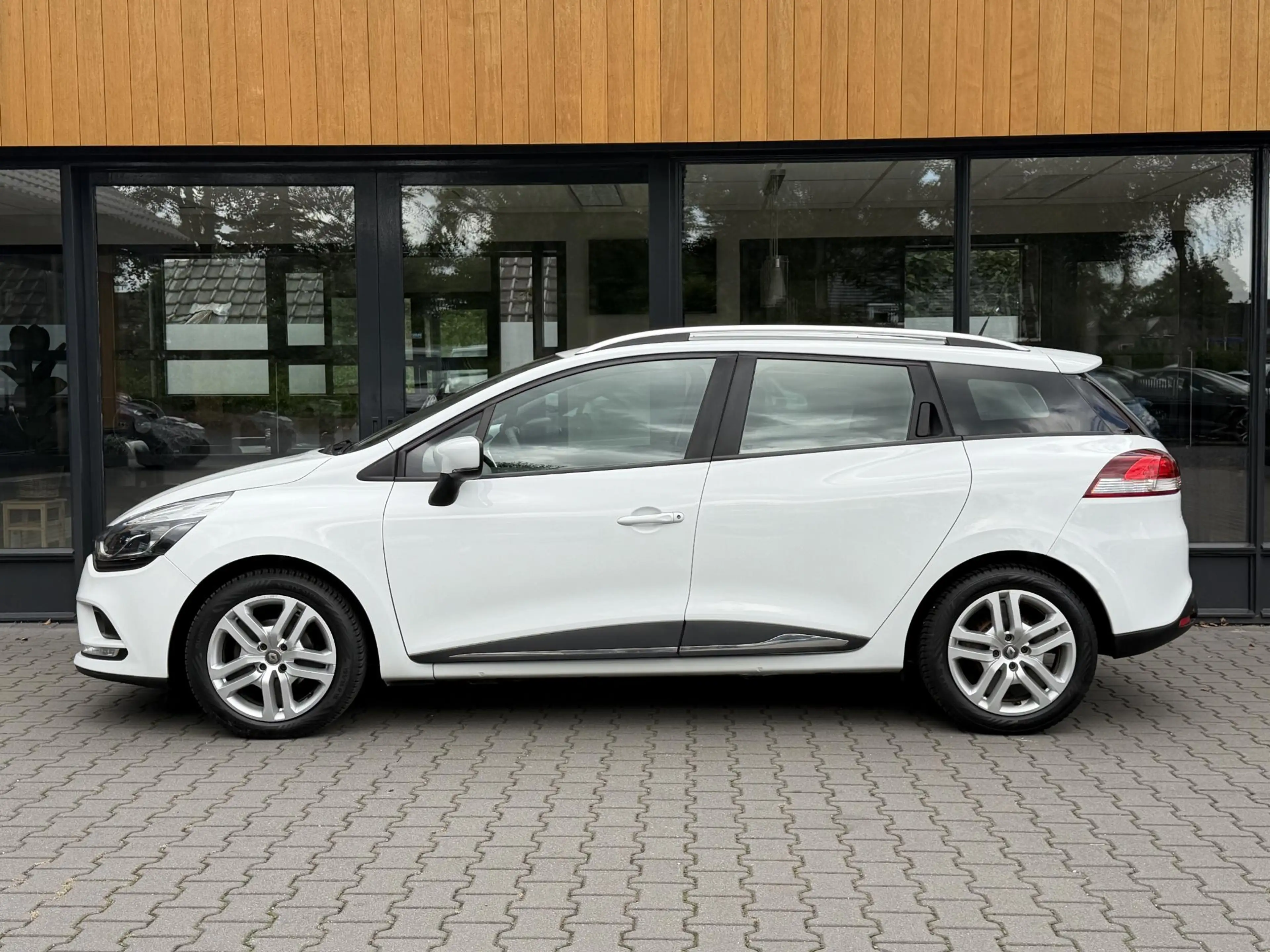 Renault Clio Estate 0.9 TCe Navigatie, Cruise control, PDC, Gar — photo 8