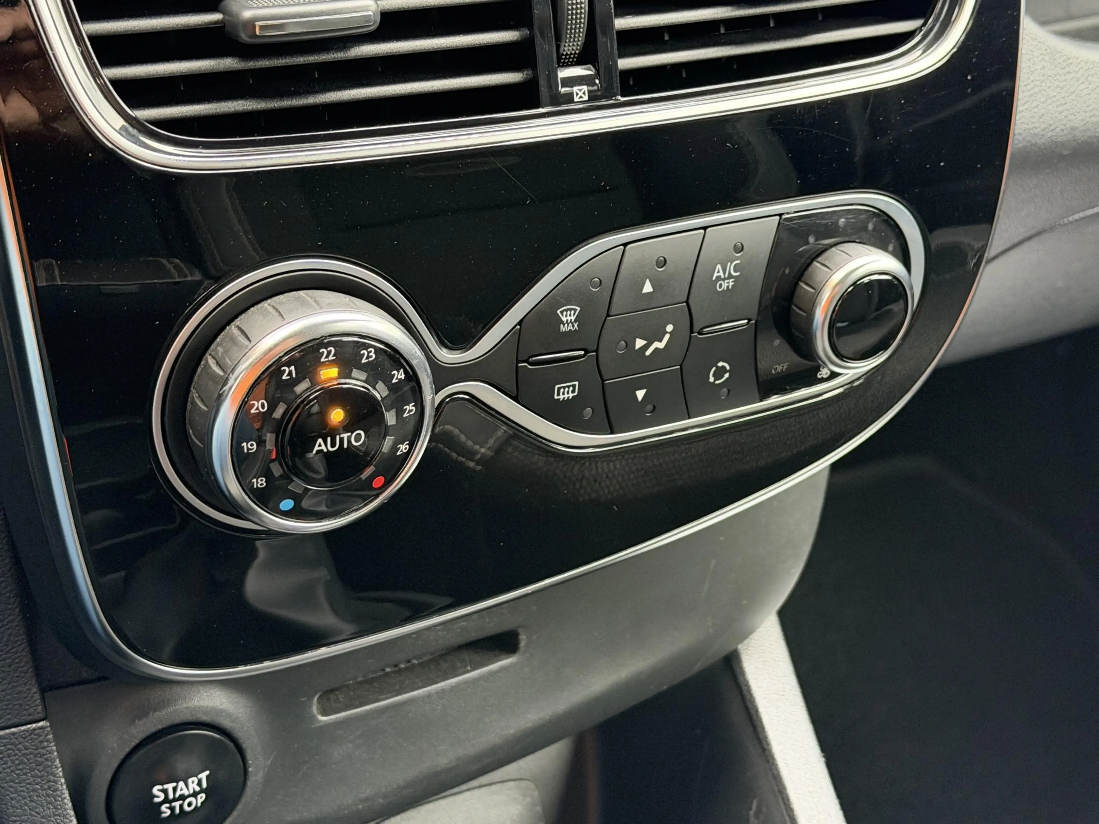 Renault Clio Estate 0.9 TCe Navigatie, Cruise control, PDC, Gar — photo 16