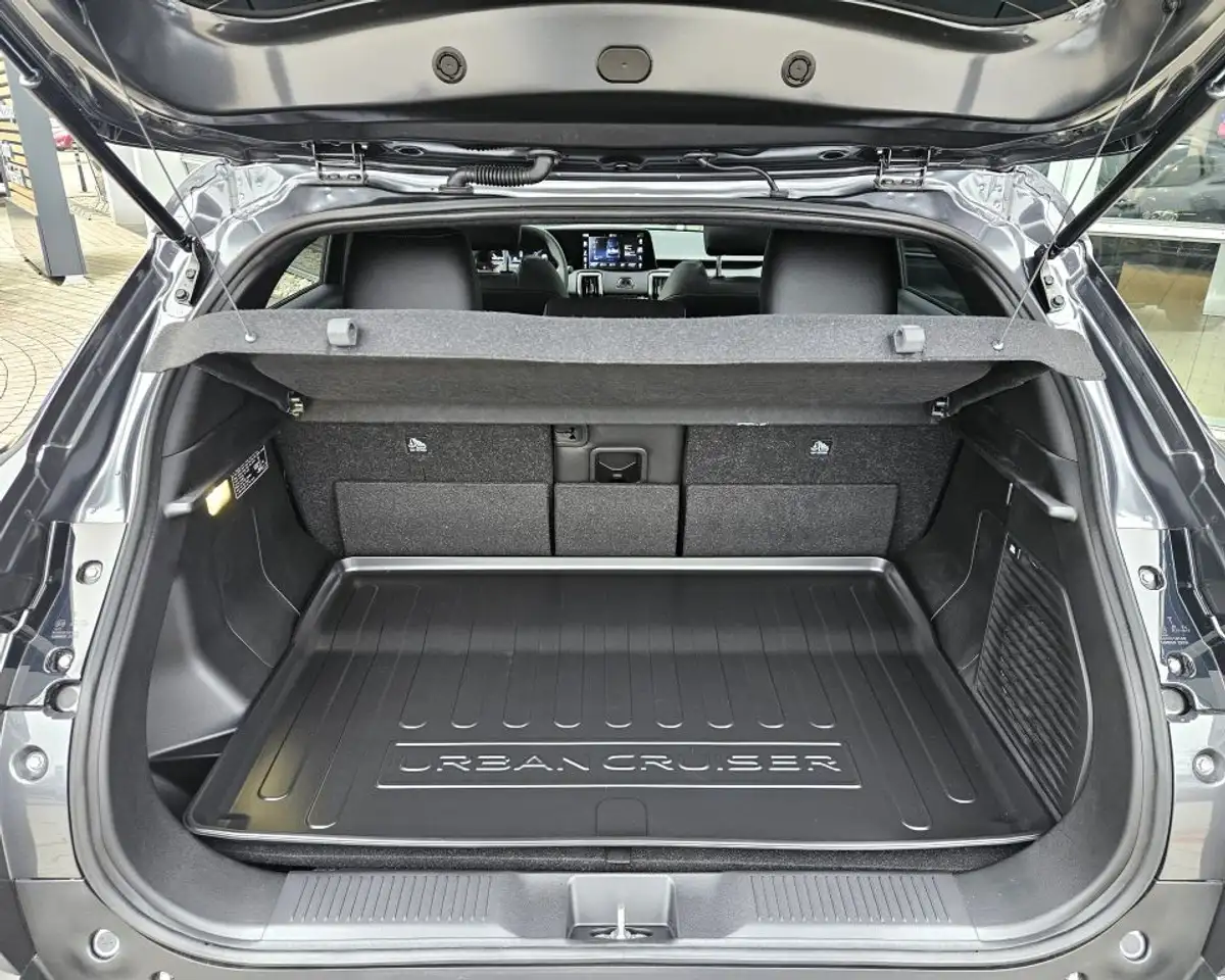 Toyota Urban Cruiser 61kWh Lounge *Glas-Dach* 11