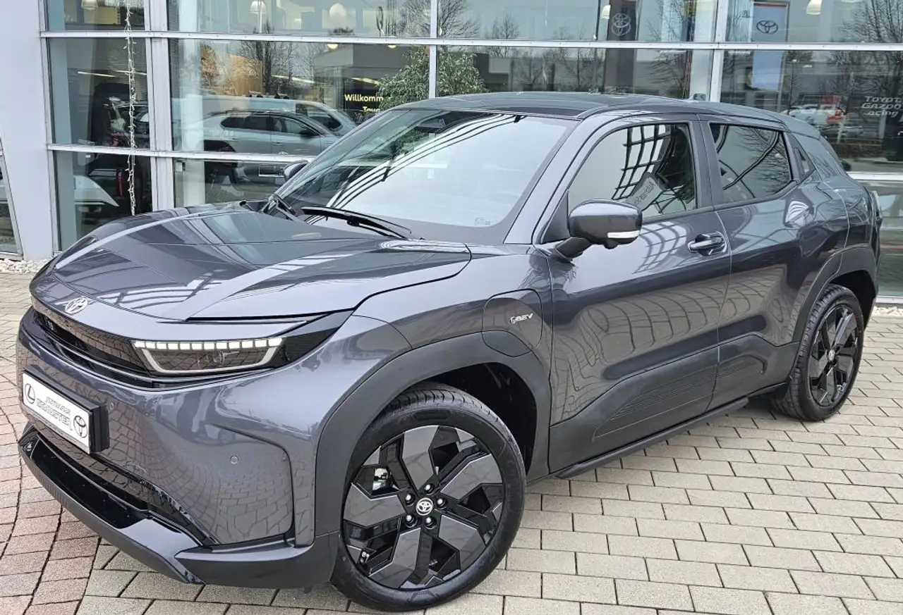 Toyota Urban Cruiser 61kWh Lounge *Glas-Dach* 4