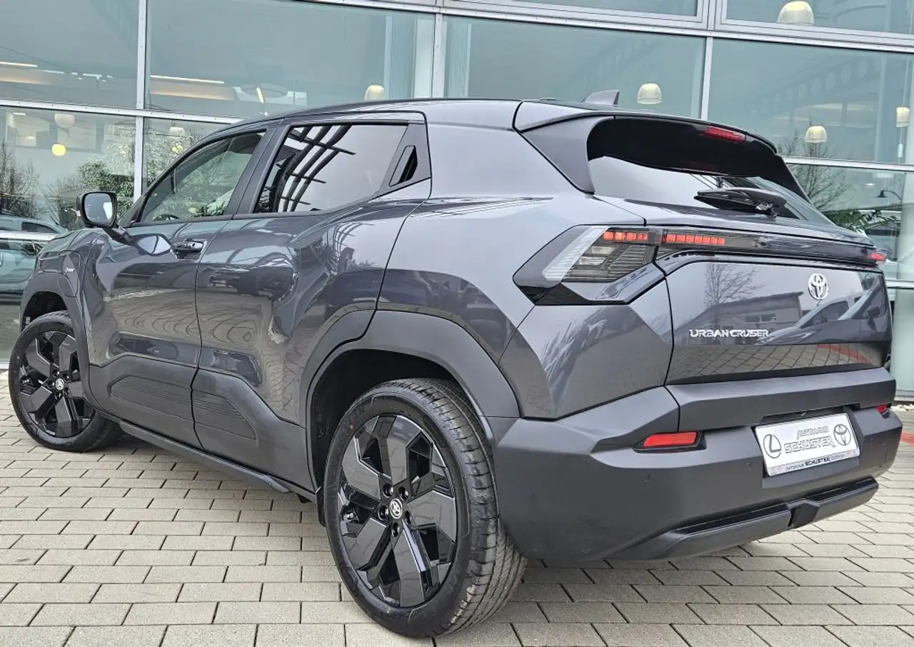Toyota Urban Cruiser 61kWh Lounge *Glas-Dach* 6