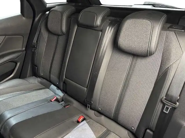 Peugeot 3008 view 9