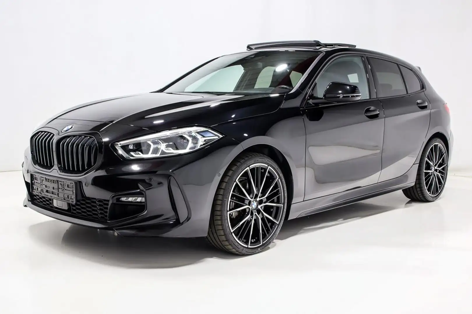 BMW 118 IA PACK M PERFORMANCE TOIT PANO LED GPS ALCANTARA Zwart - 2