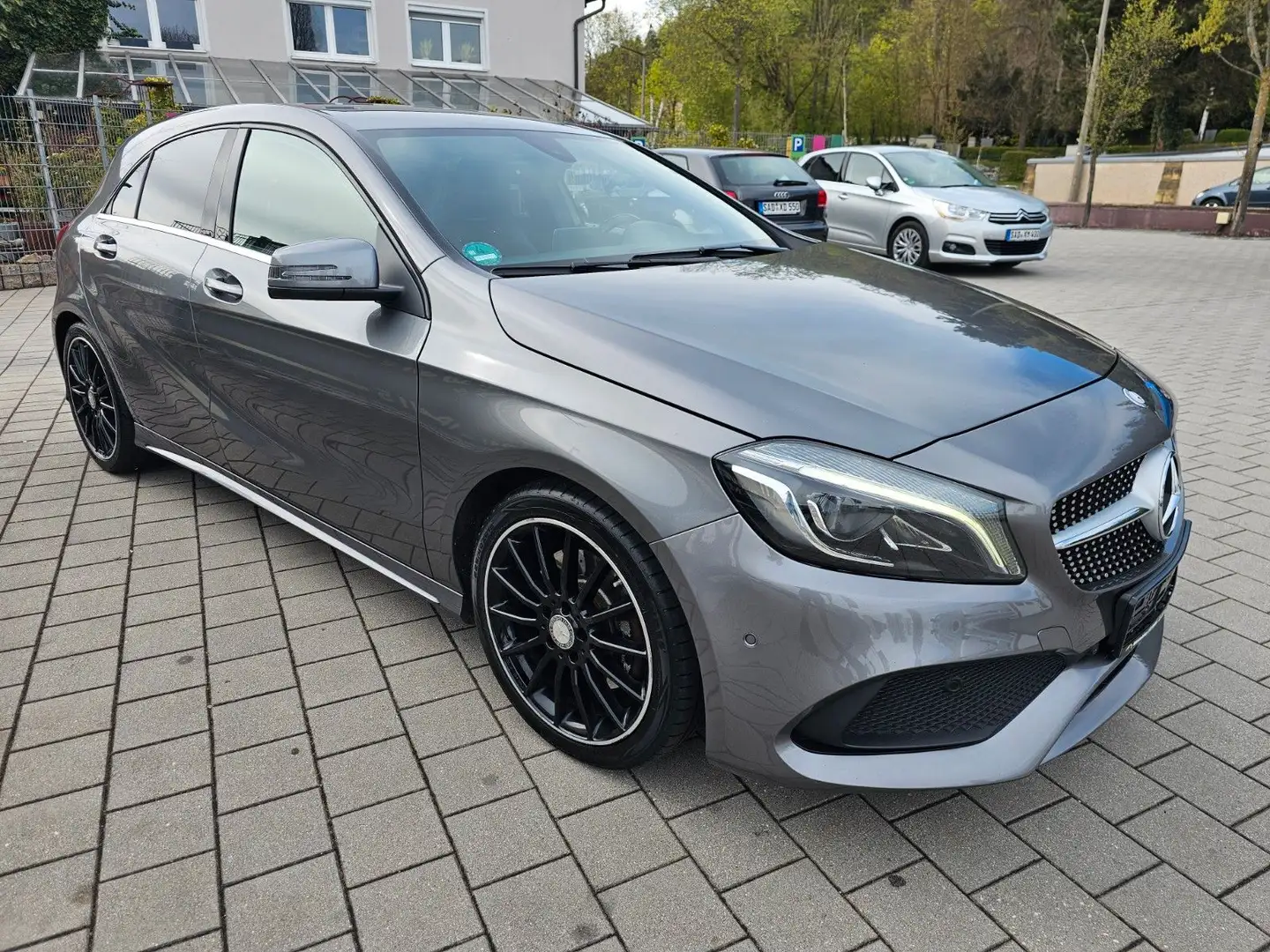 Mercedes-Benz A 250 BlueEfficiency AMG SPORT / TOP/ TÜV NEU Gris - 2