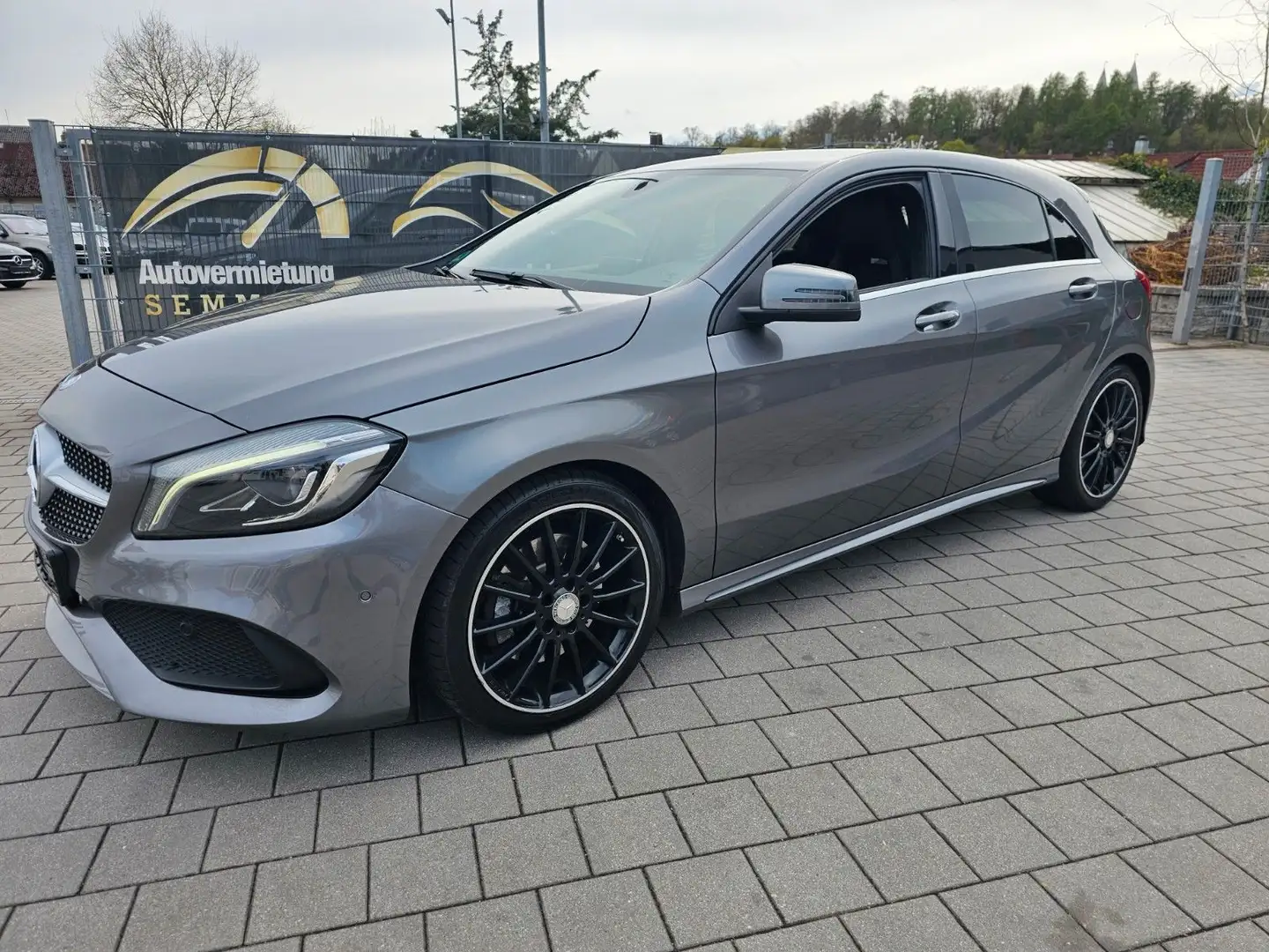 Mercedes-Benz A 250 BlueEfficiency AMG SPORT / TOP/ TÜV NEU Gris - 1