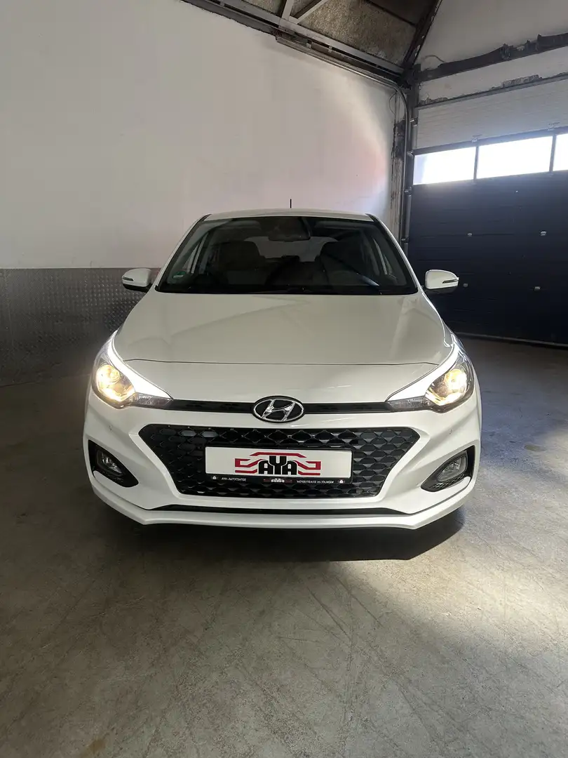 Hyundai i20 1.2 Style Weiß - 2
