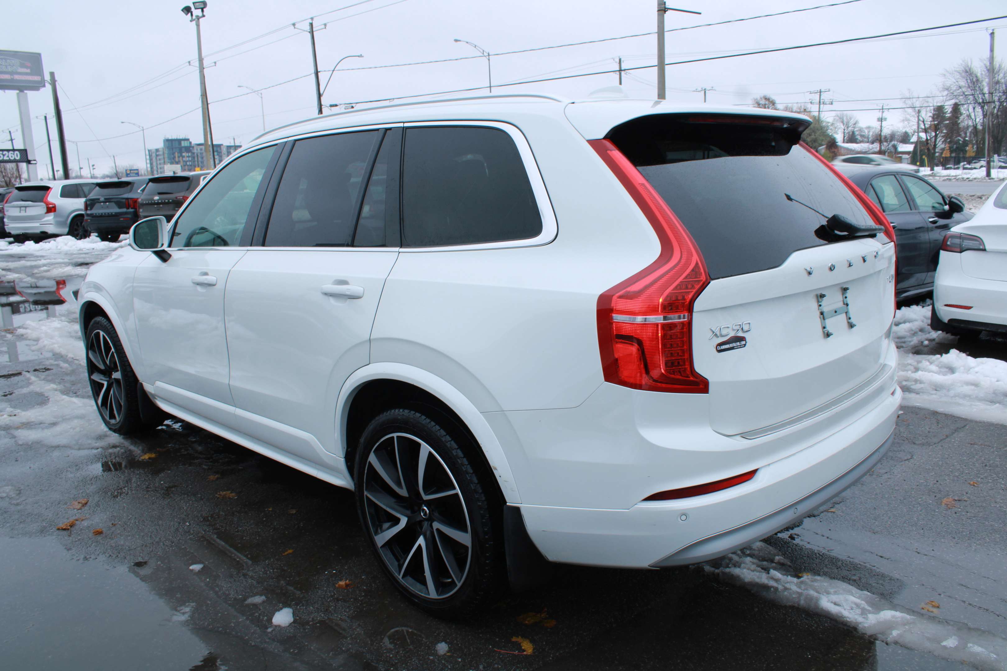2022 Volvo XC90 T6 AWD Momentum 7-Seater, NAVIGATION, CUIR, MAGS alt 5