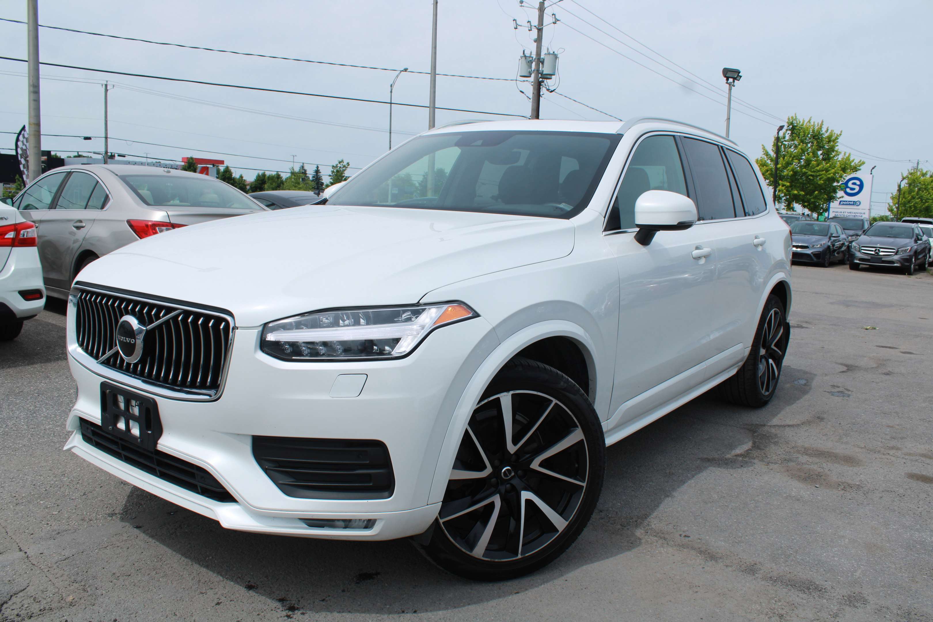 2022 Volvo XC90 Momentum