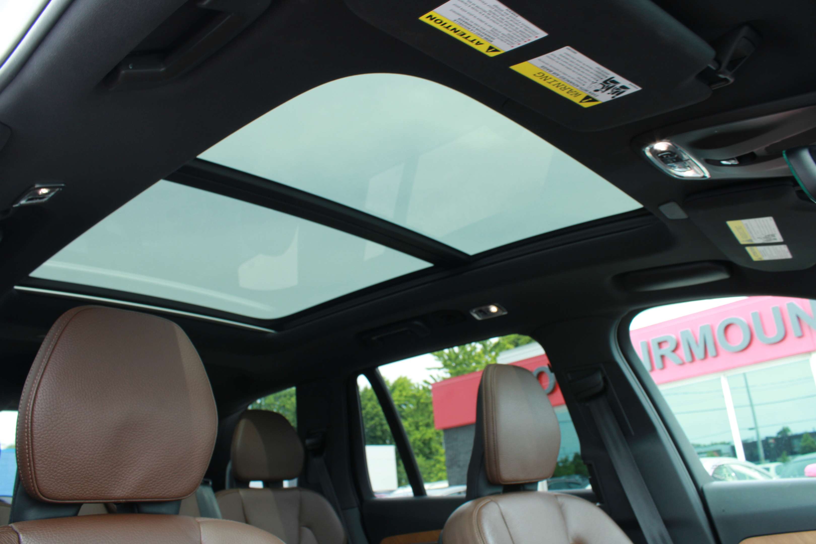 2022 Volvo XC90 Momentum - Image 16