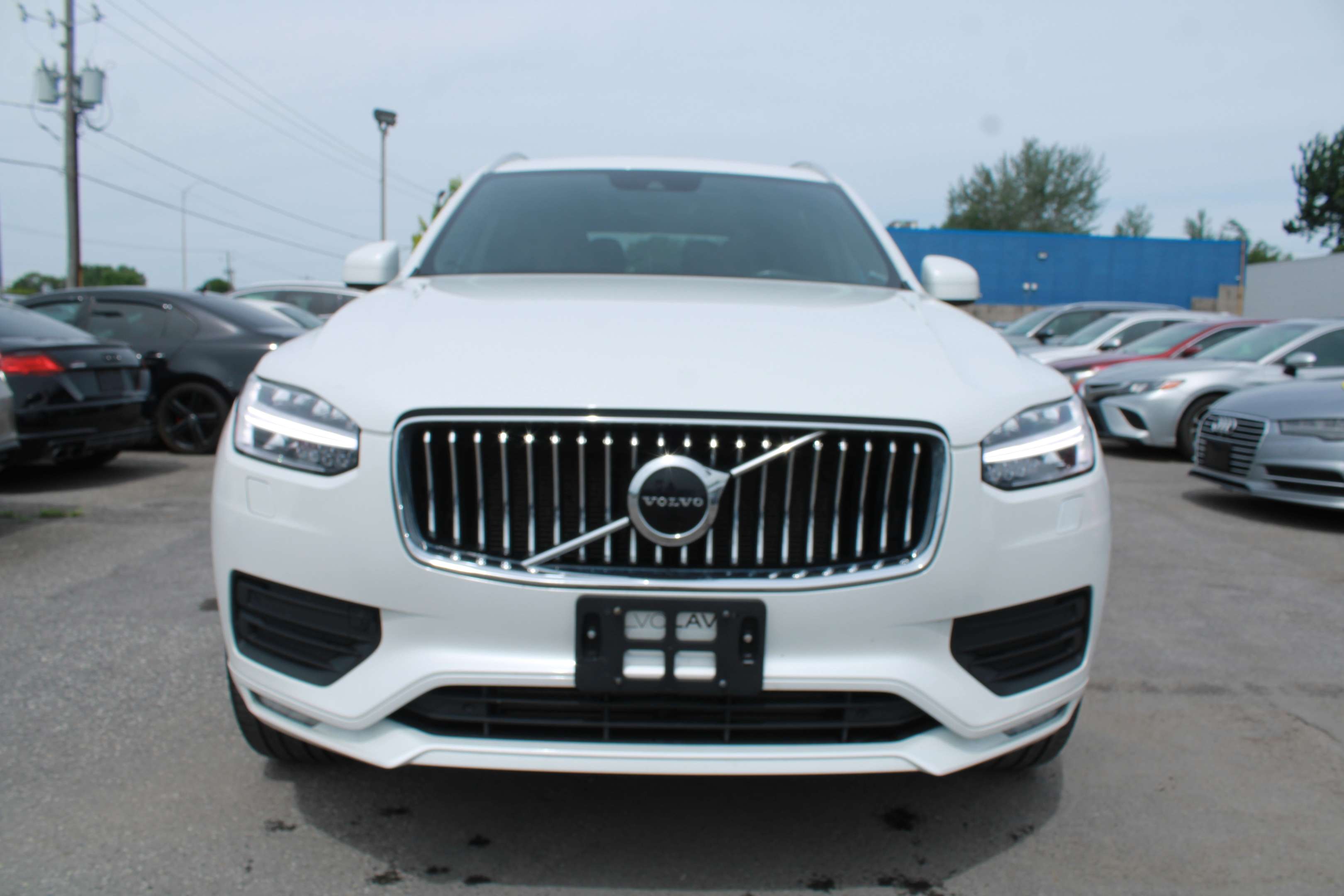 2022 Volvo XC90 Momentum - Image 11