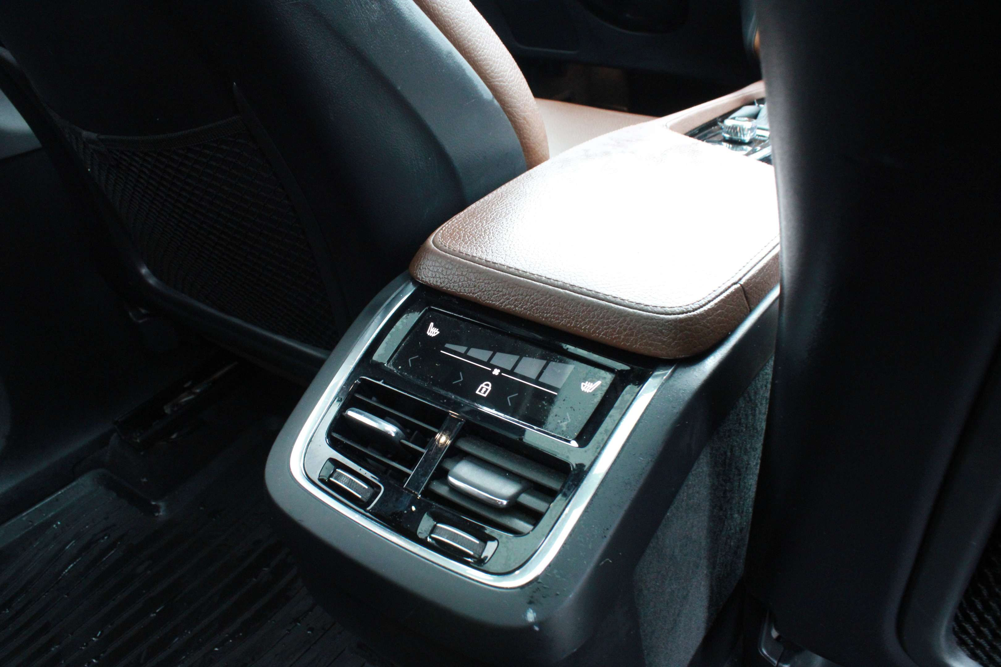 2022 Volvo XC90 T6 AWD Momentum 7-Seater, NAVIGATION, CUIR, MAGS thumb 38