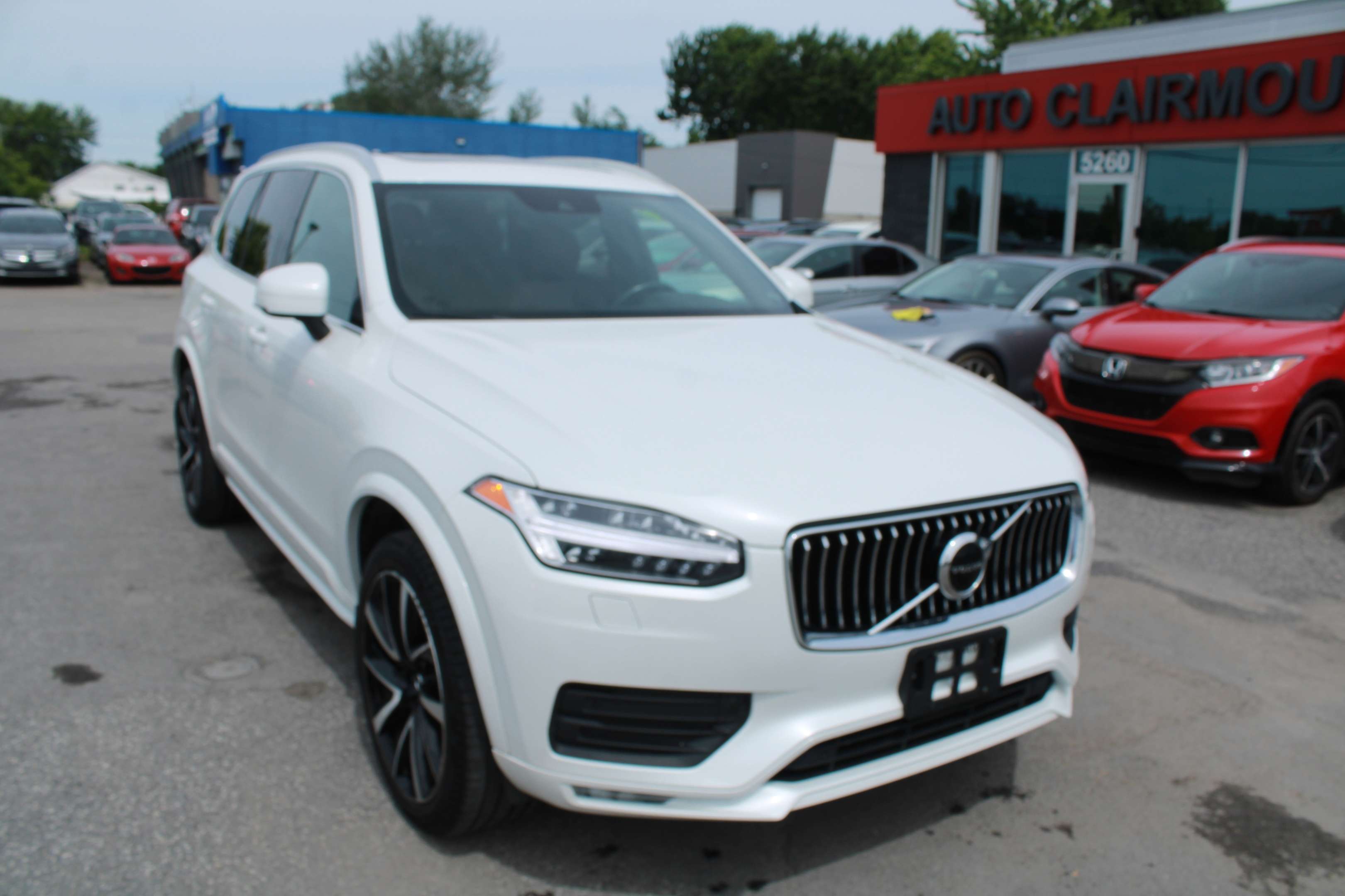 2022 Volvo XC90 Momentum - Image 10