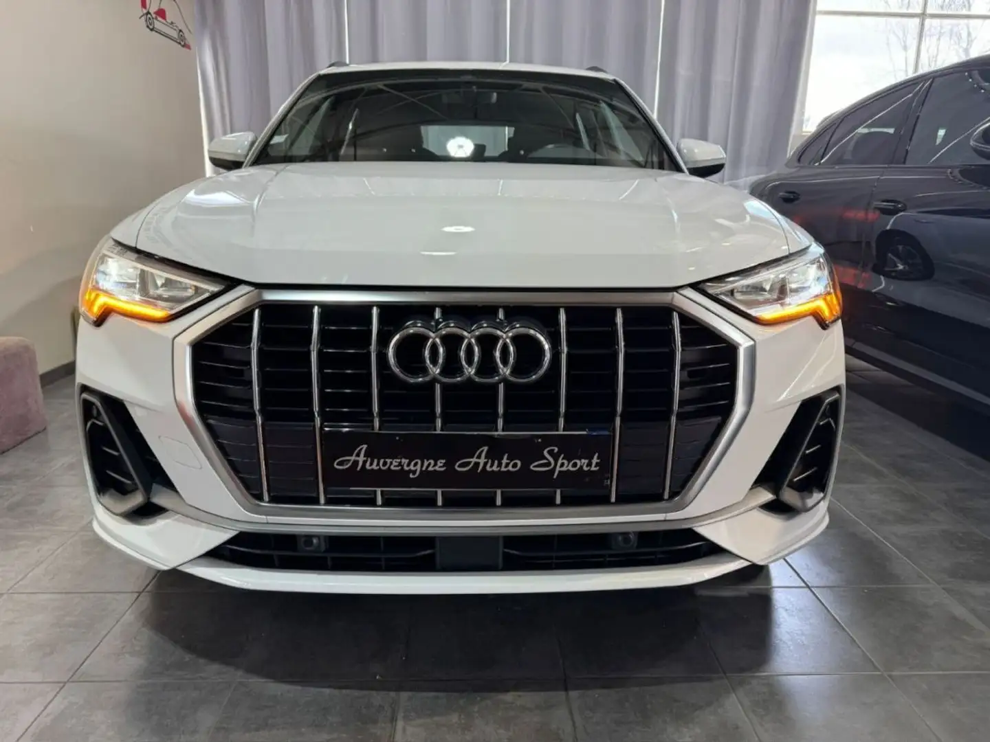 Audi Q3 35 TDI 150 ch S tronic 7 S line Wit - 2