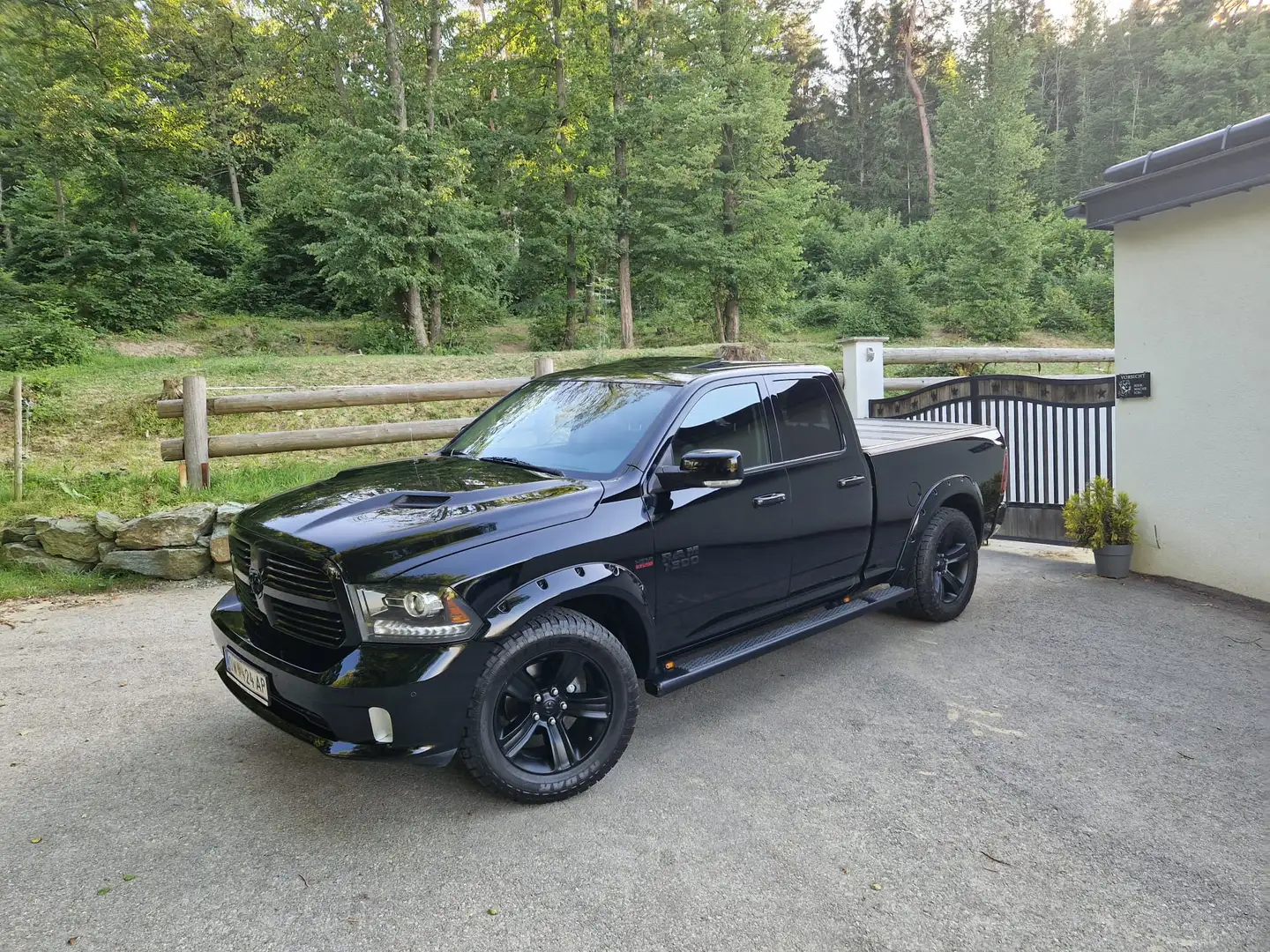 Dodge RAM Dodge Ram 1500 Sport 5.7 V8 Schwarz - 1