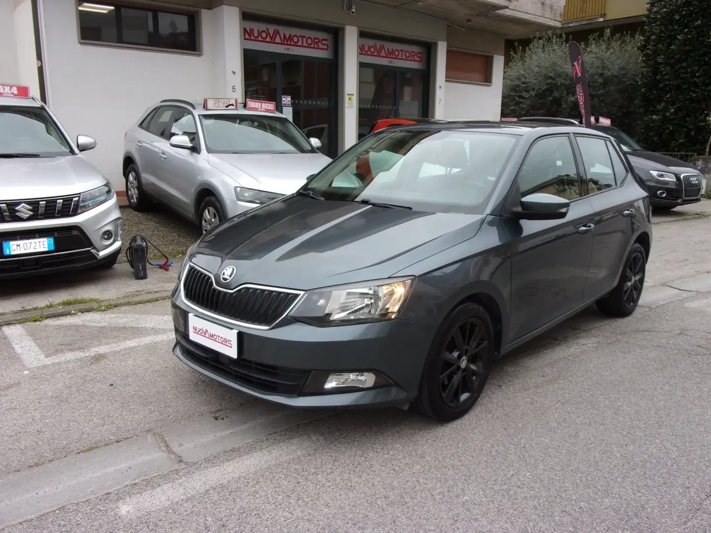 Skoda Fabia Fabia 1.0 mpi Executive 75cv  GPL 78000 KM !! Grigio - 1