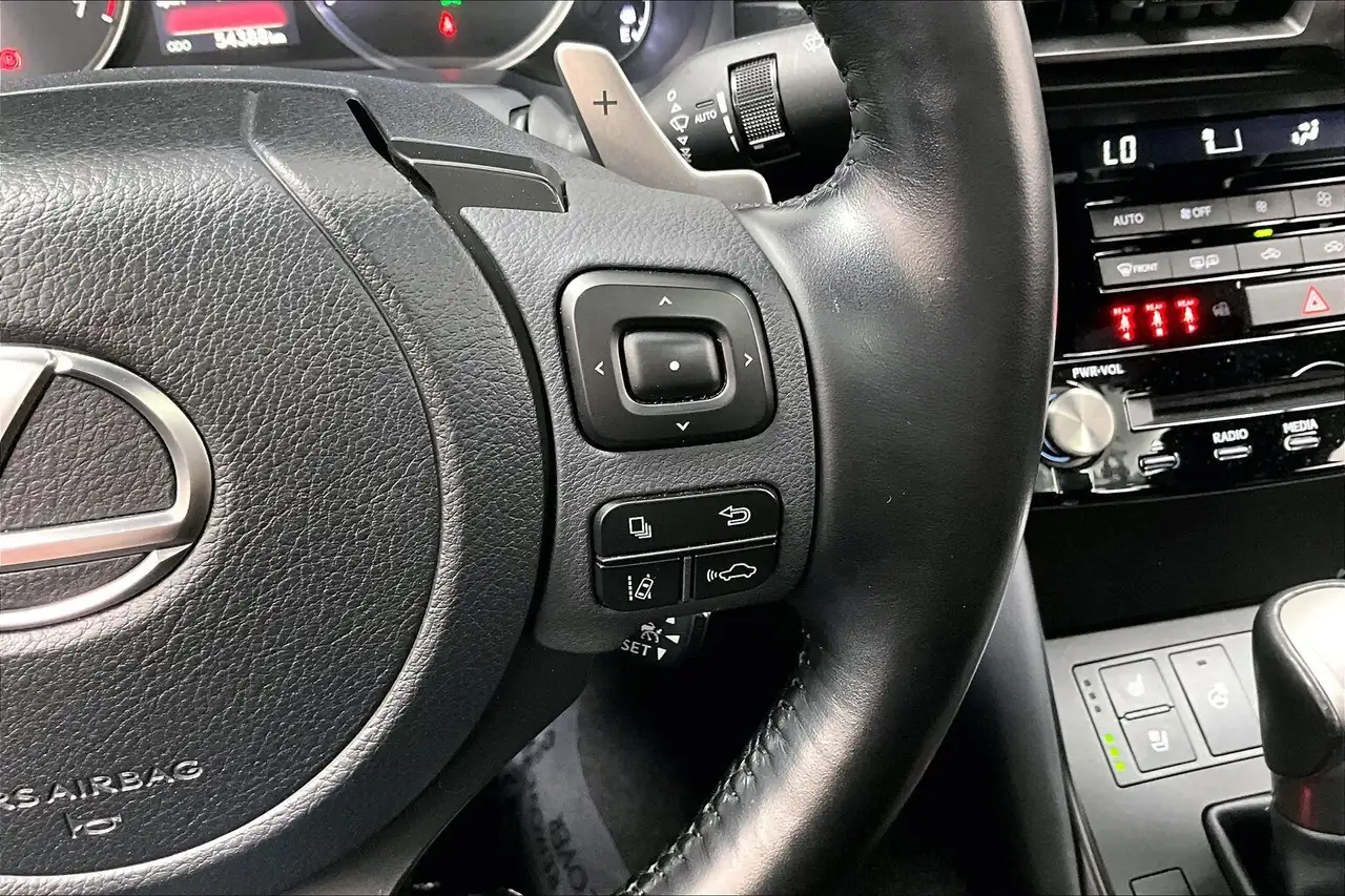 Lexus IS photo Lexus IS