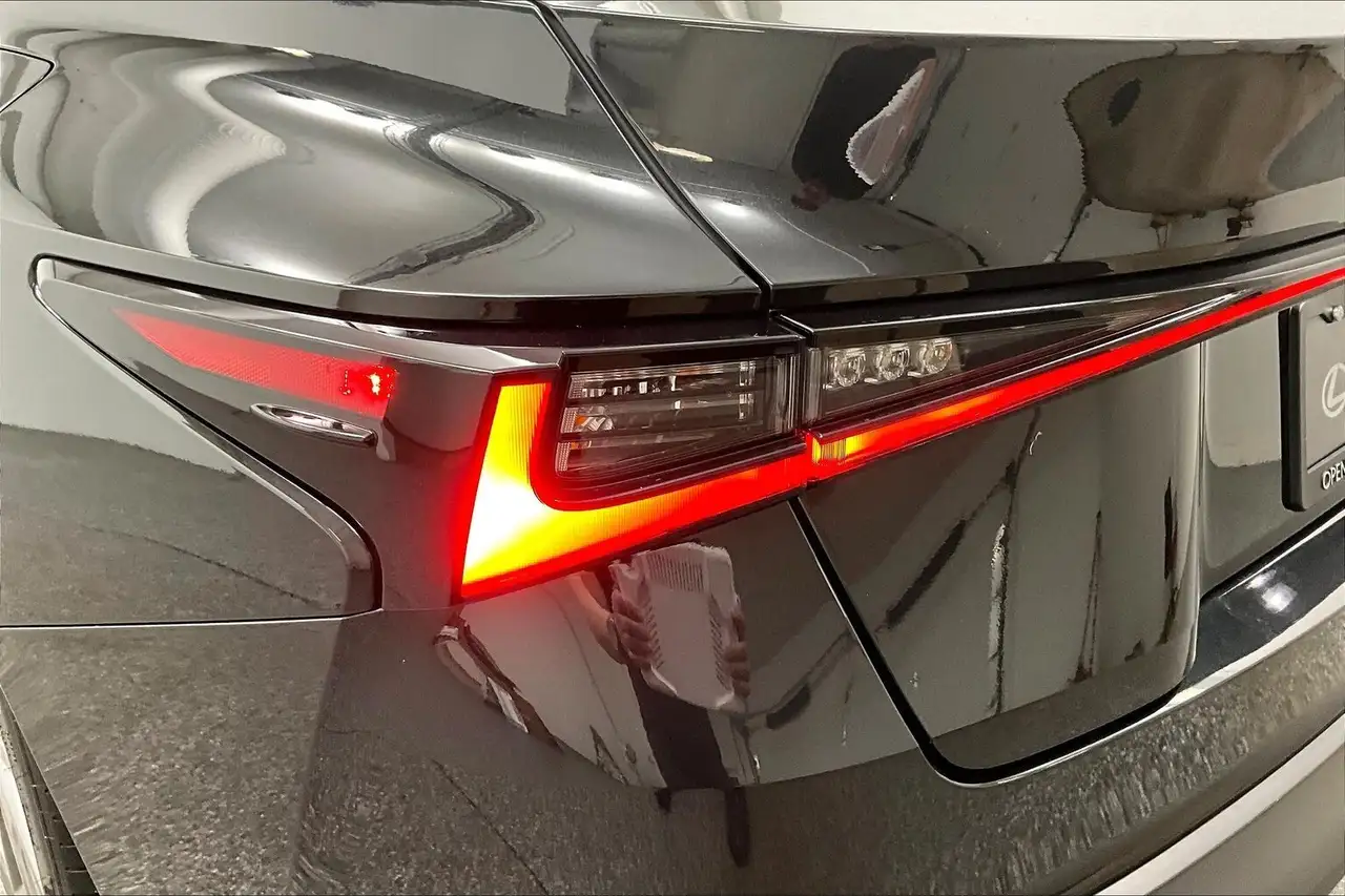 Lexus IS photo Lexus IS