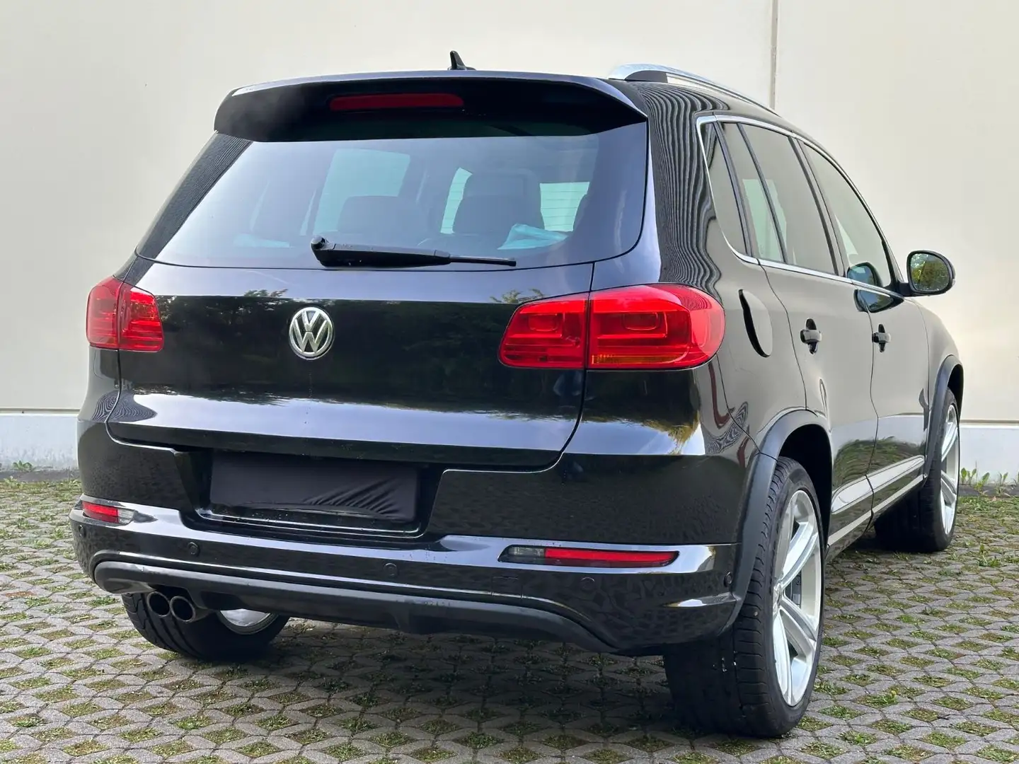 Volkswagen Tiguan 2.0 DSG 4Motion | R-Line | Pano | StandH Schwarz - 2