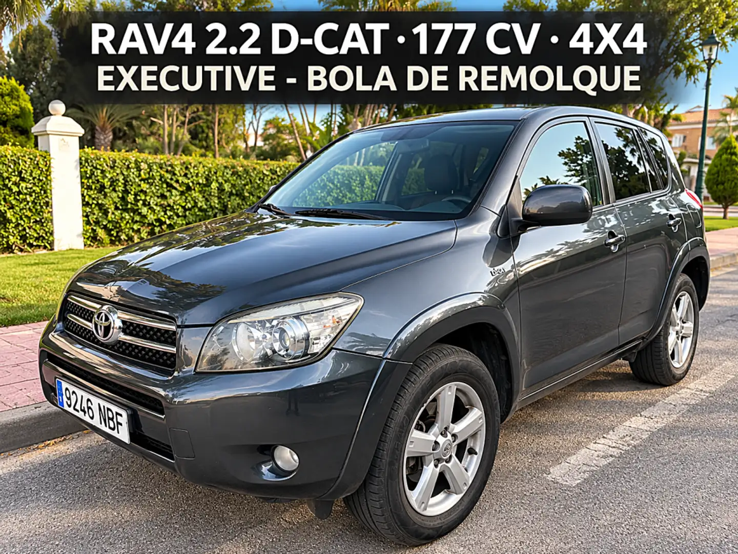 Toyota RAV4 2.2D-4D Premium Cross Sport Gris - 1