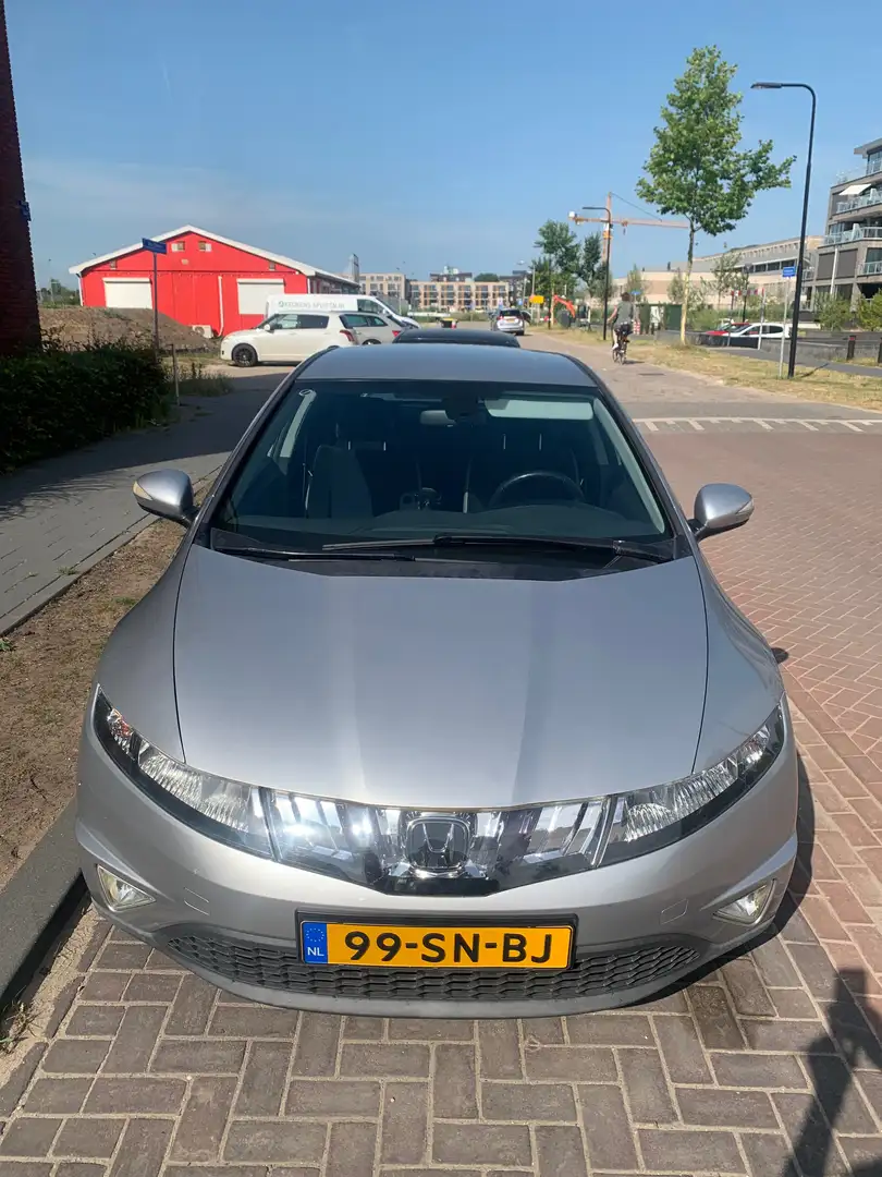 Honda Civic Civic 1.8 Sport Grijs - 1