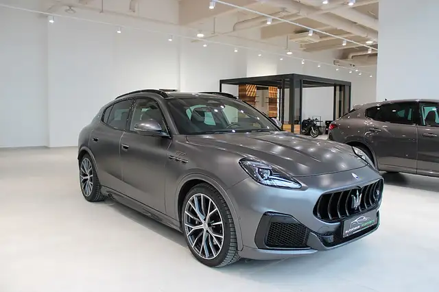 Maserati Grecale Trofeo Q4 **Sonderlackierung**