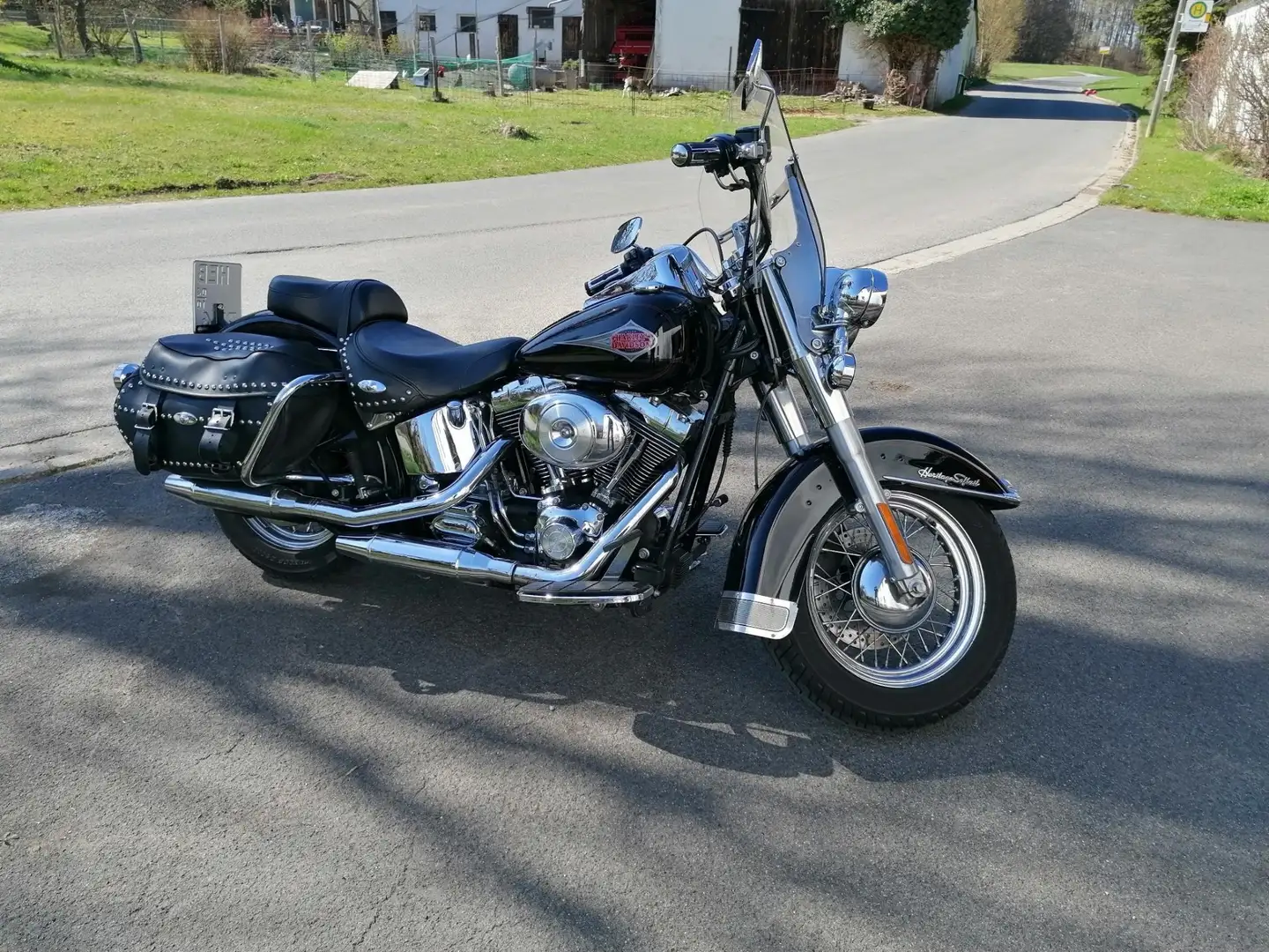 Harley-Davidson Heritage Softail Classic Schwarz - 1
