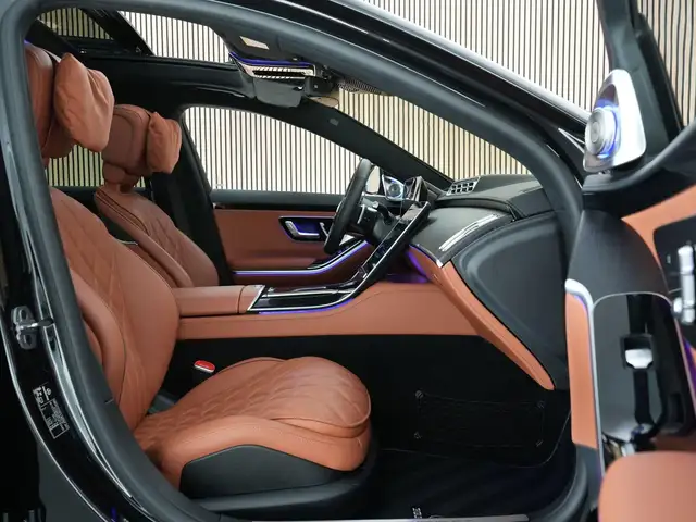 Mercedes-Benz S-Class view 4