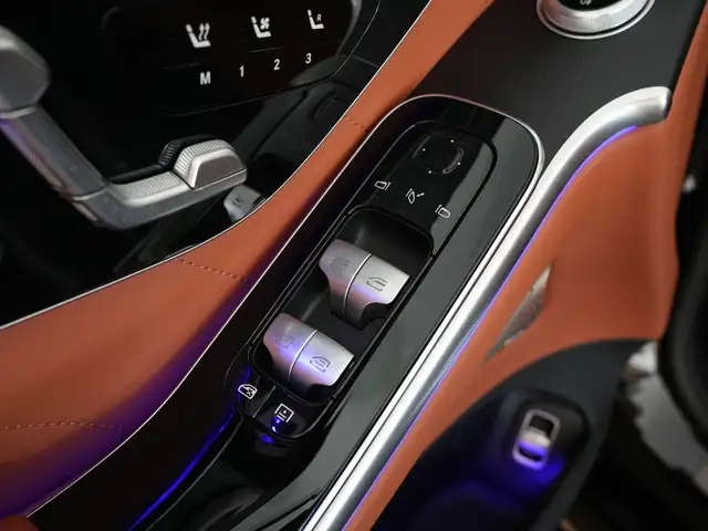 Mercedes-Benz S-Class view 27