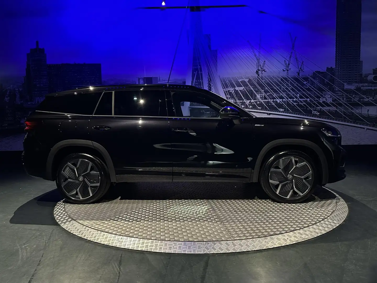 Skoda Kodiaq 1.5 TSI PHEV Sportline Business NIEUW!! *Pano*Trek Zwart - 2