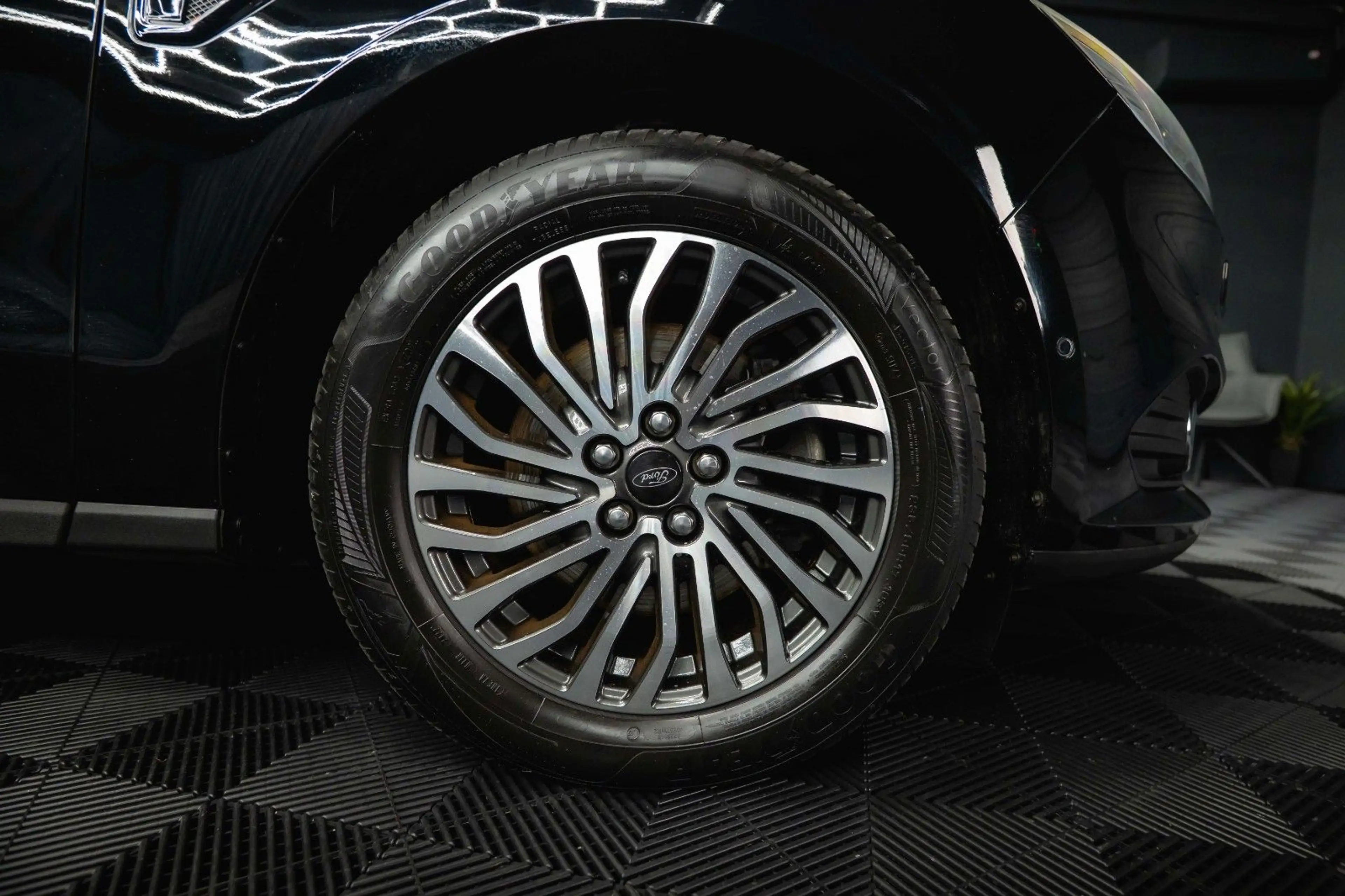 Ford S-Max Titanium 2.0 EcoBoost *ACC*Kamera*LED* — photo 11