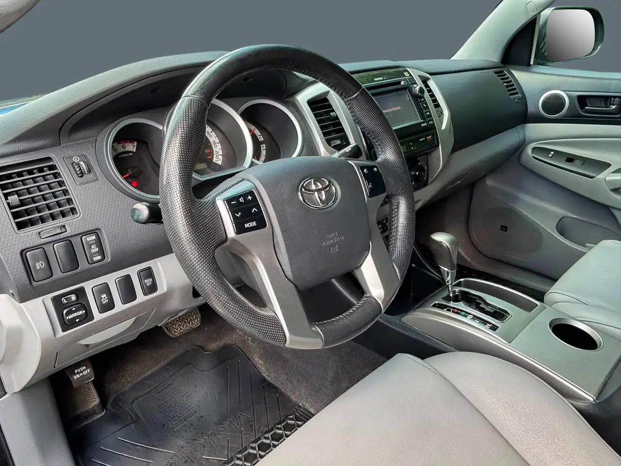 Toyota Tacoma снимка Toyota Tacoma