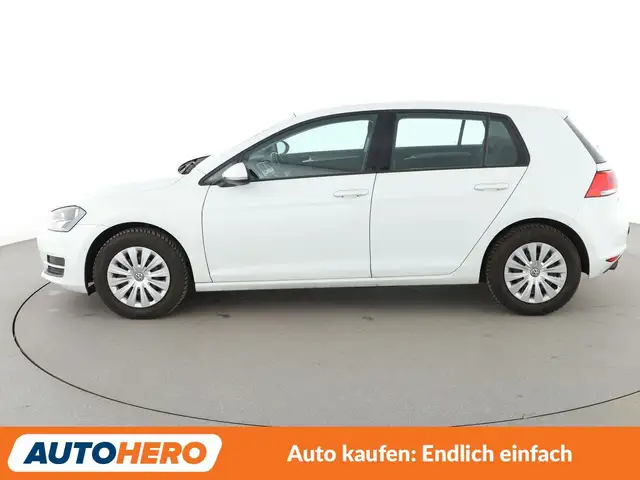 Volkswagen Golf view 3