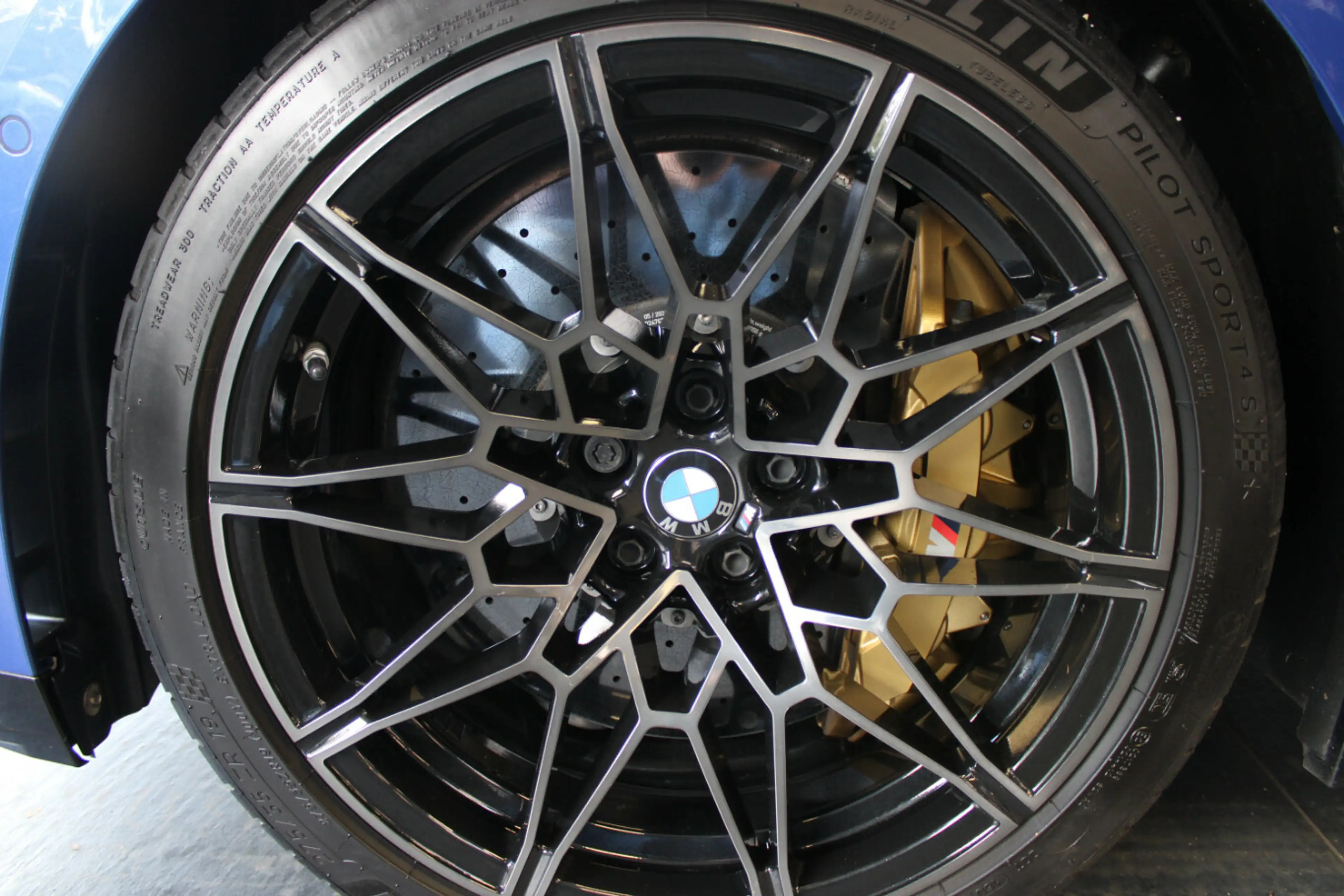 BMW M4 xDrive Competition Carbon-Keramik / Driver's Packa — photo 8