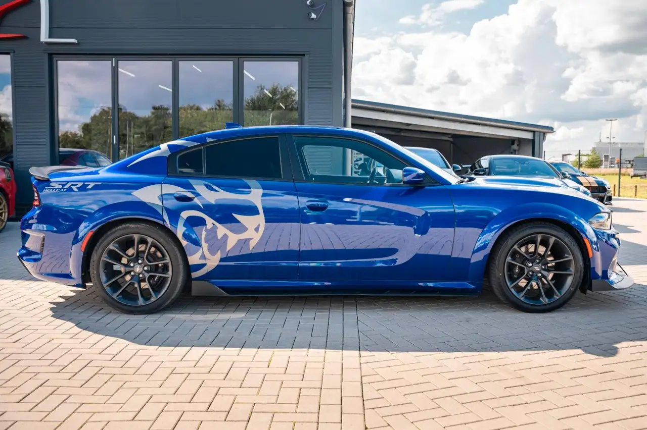 Dodge Charger 2021 — фото 12