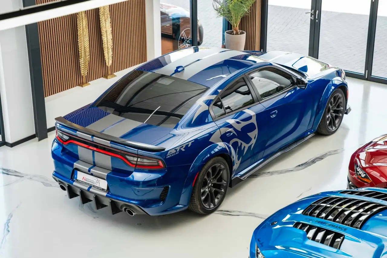 Dodge Charger 2021 — фото 6