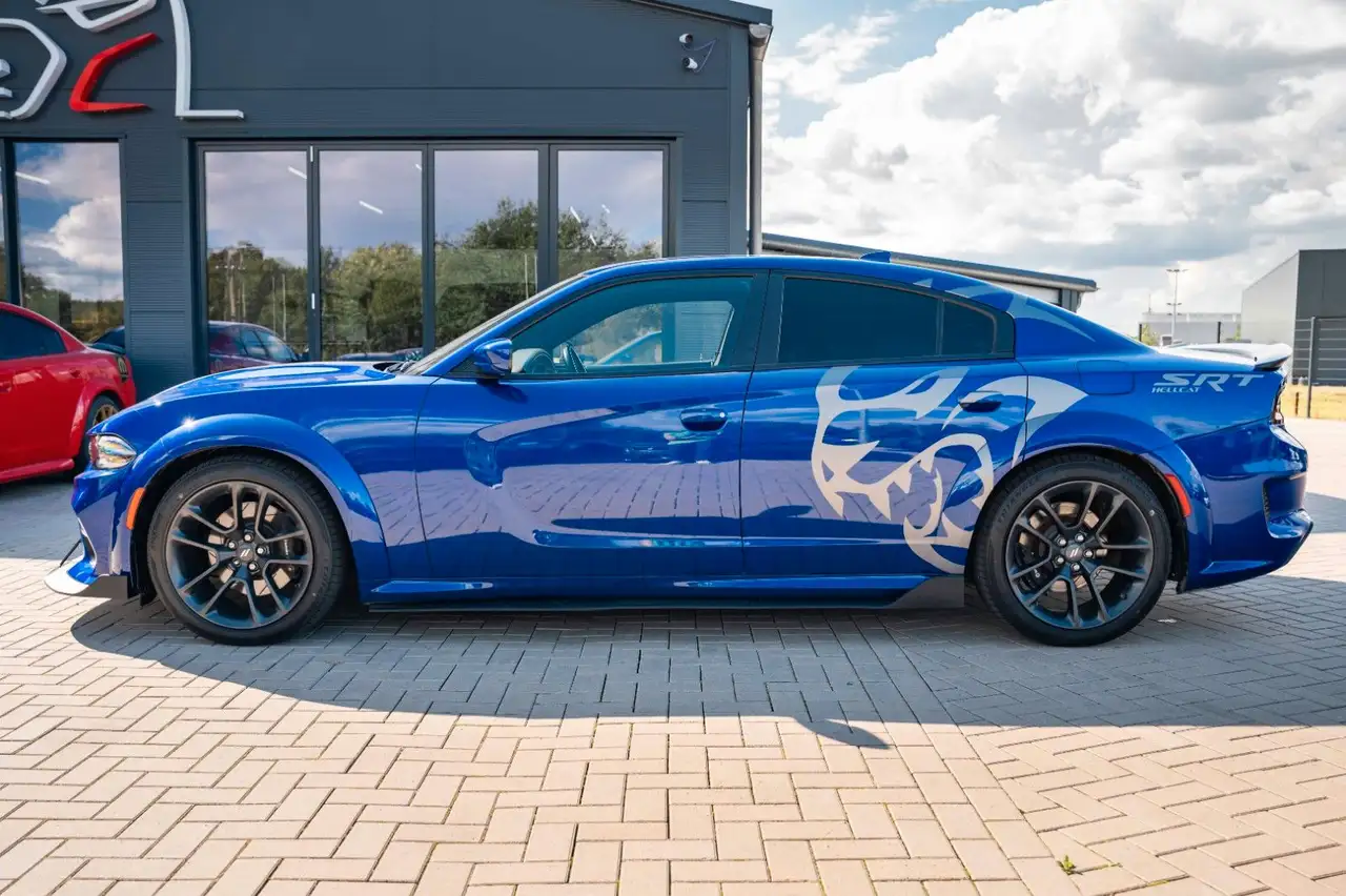 Dodge Charger 2021 — фото 11