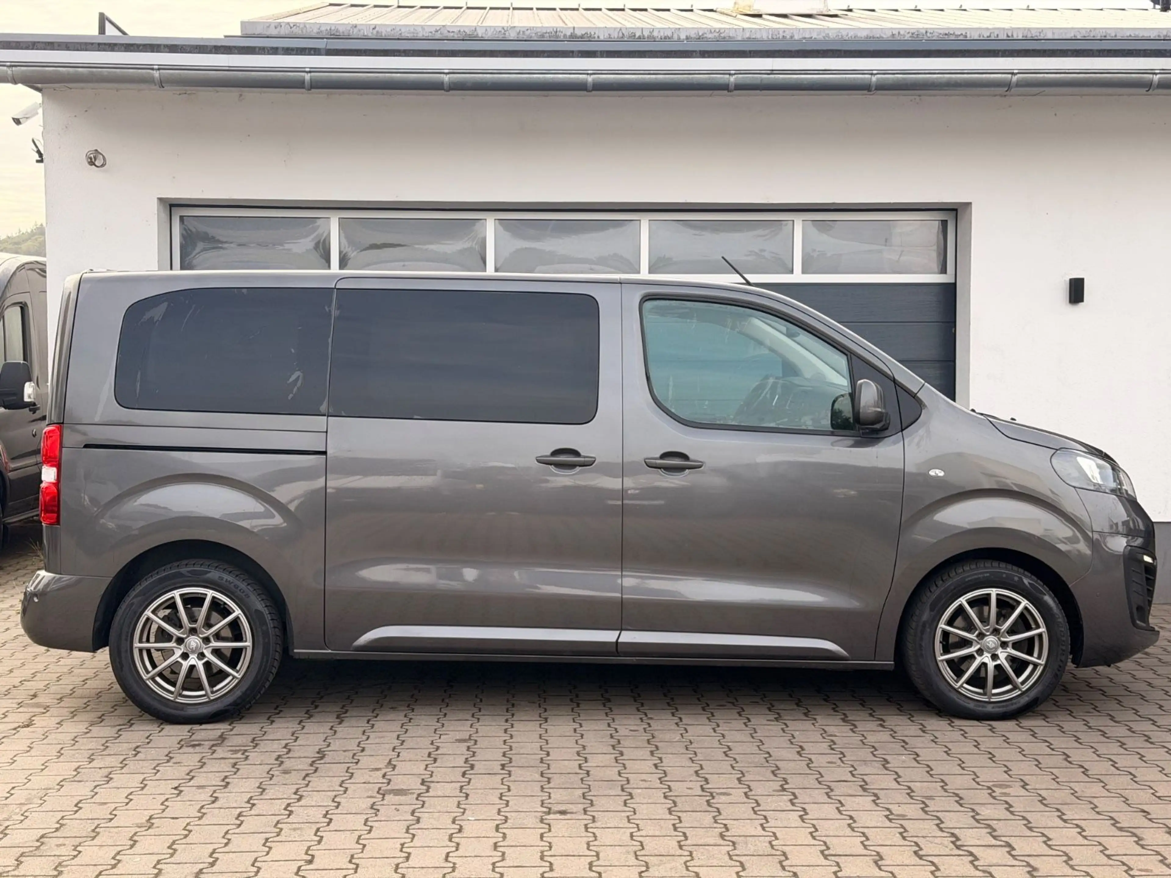 Opel Zafira Life Selection Navi AHK Xenon Kamera 8 Si — photo 7