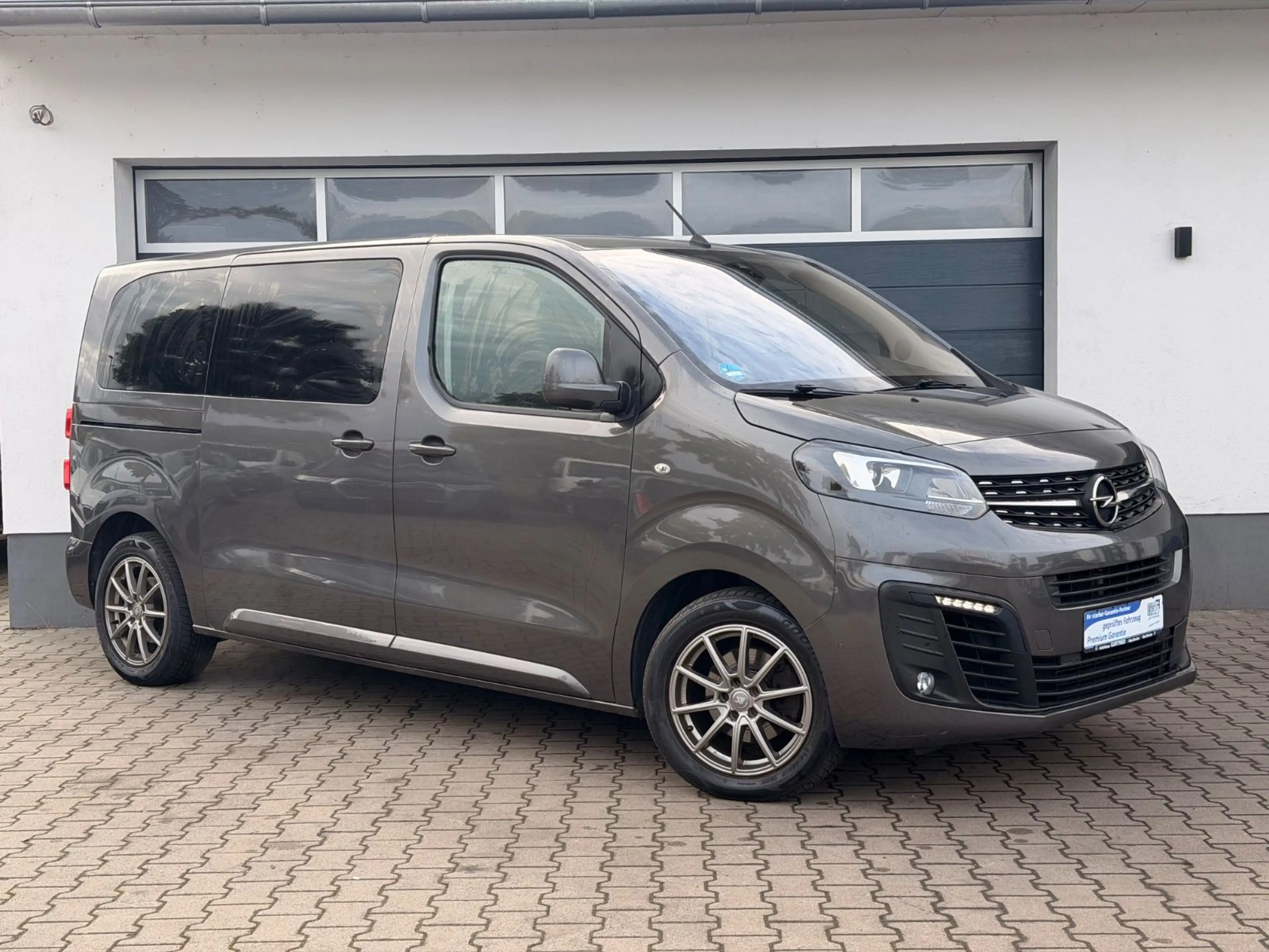 Opel Zafira Life Selection Navi AHK Xenon Kamera 8 Si — photo 6