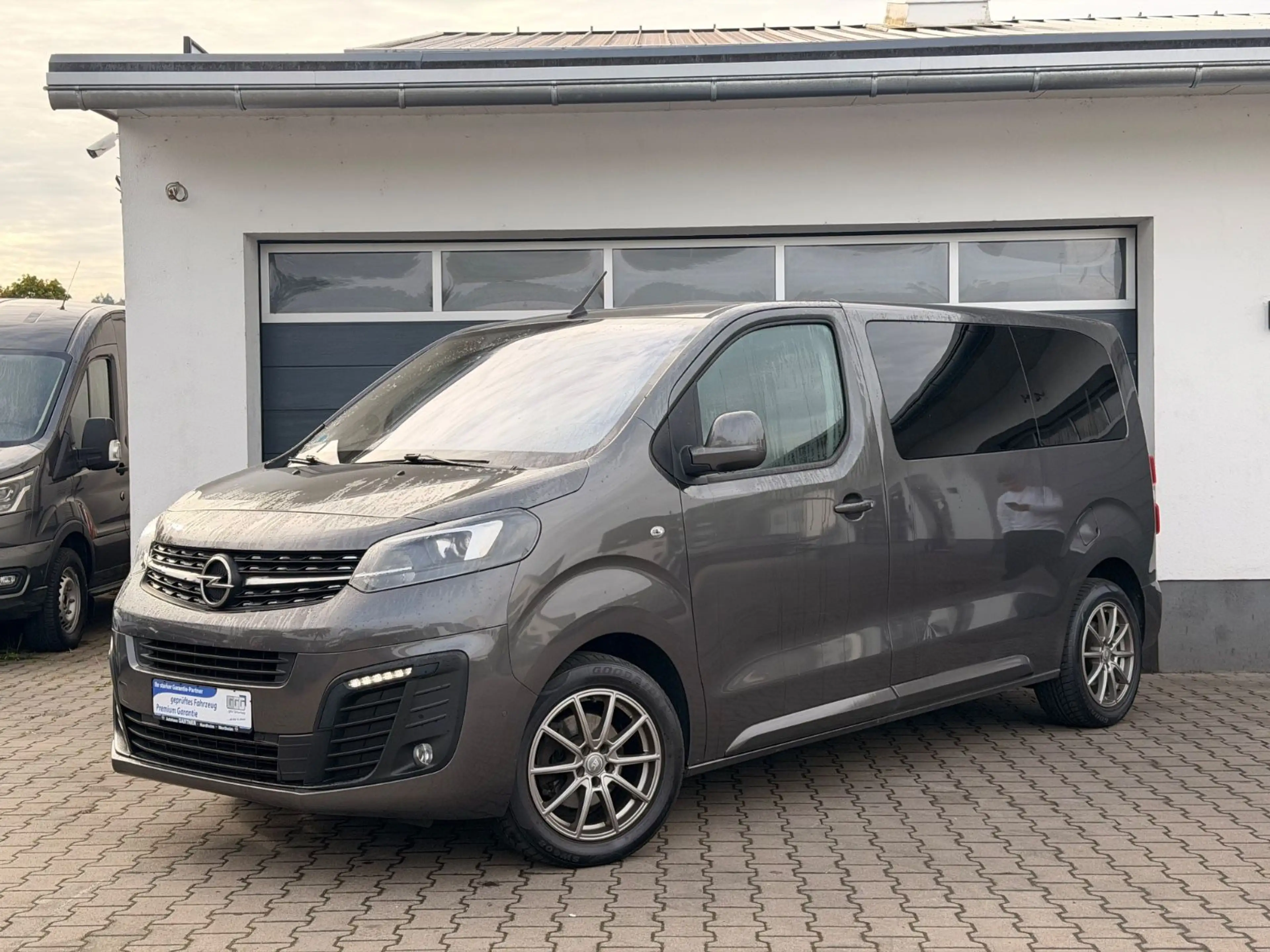 Opel Zafira Life Selection Navi AHK Xenon Kamera 8 Si