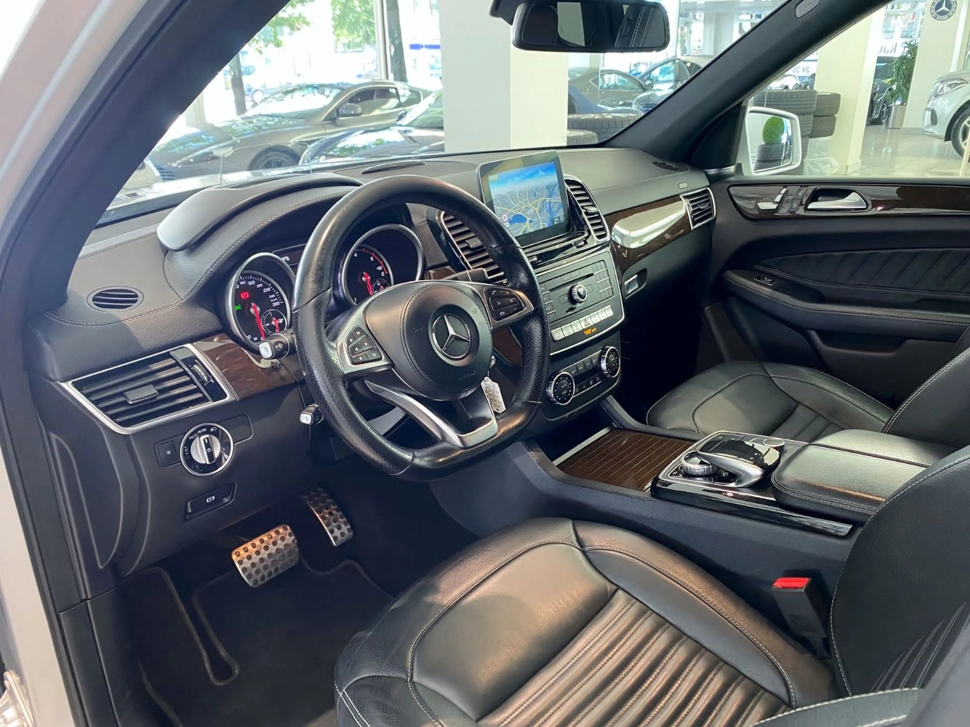 Mercedes-Benz GLS 350 d 4M AMG Pano/Spur/AHK/StdH/7Sitz/Sheft — photo 7