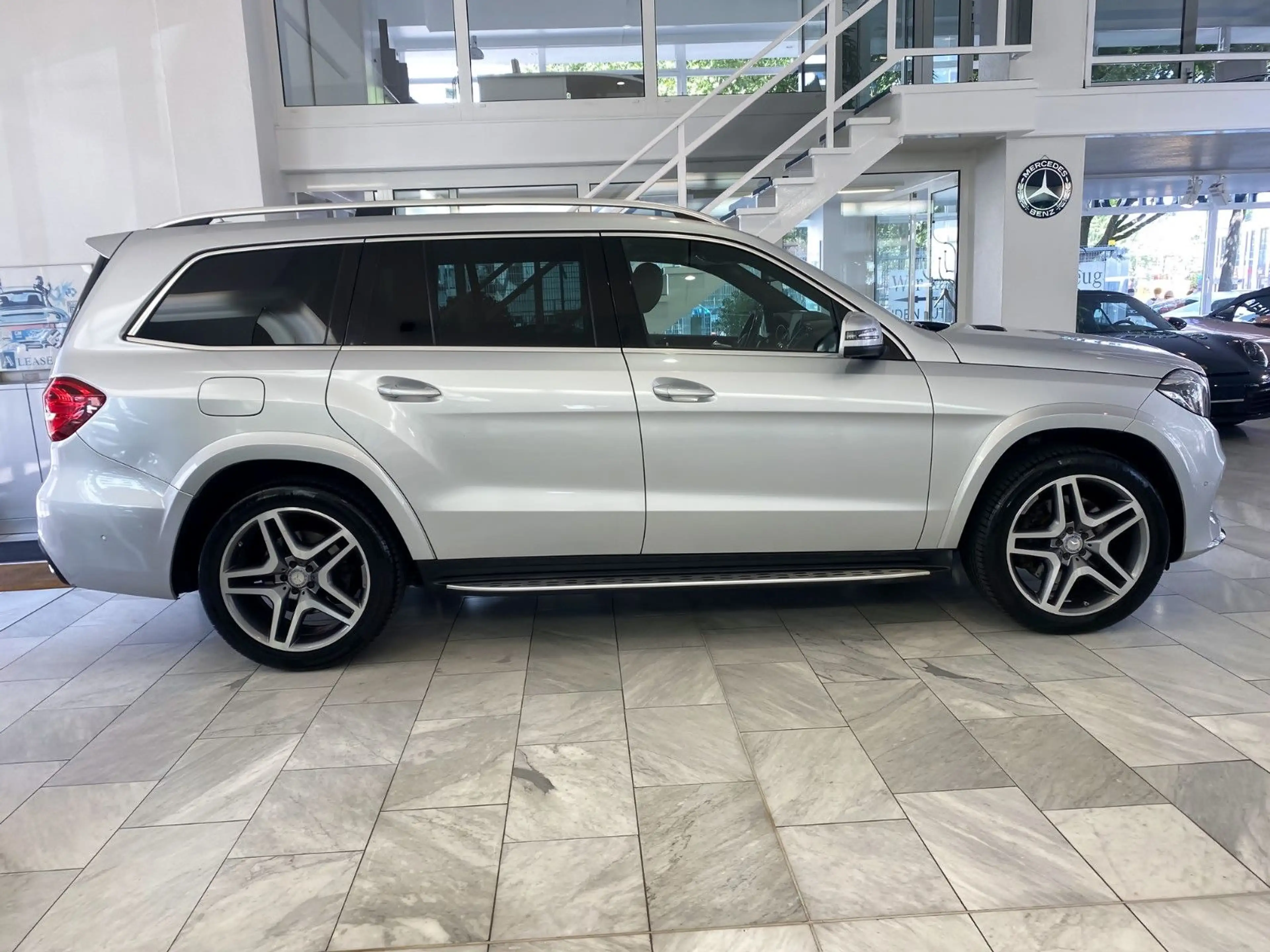 Mercedes-Benz GLS 350 d 4M AMG Pano/Spur/AHK/StdH/7Sitz/Sheft — photo 3